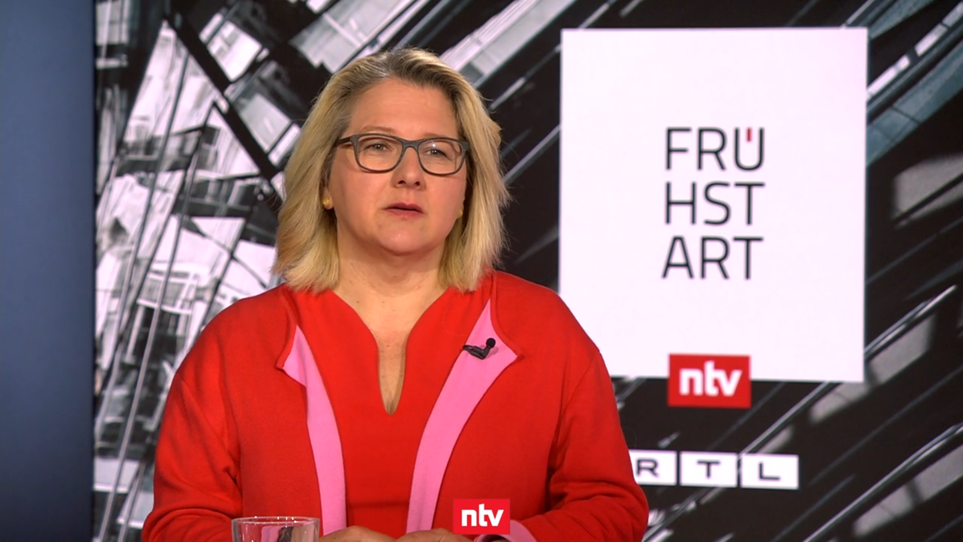 Standbild aus der Sendung "ntv Frühstart" vom 4. April 2022 mit Entwicklungsministerin Svenja Schulze