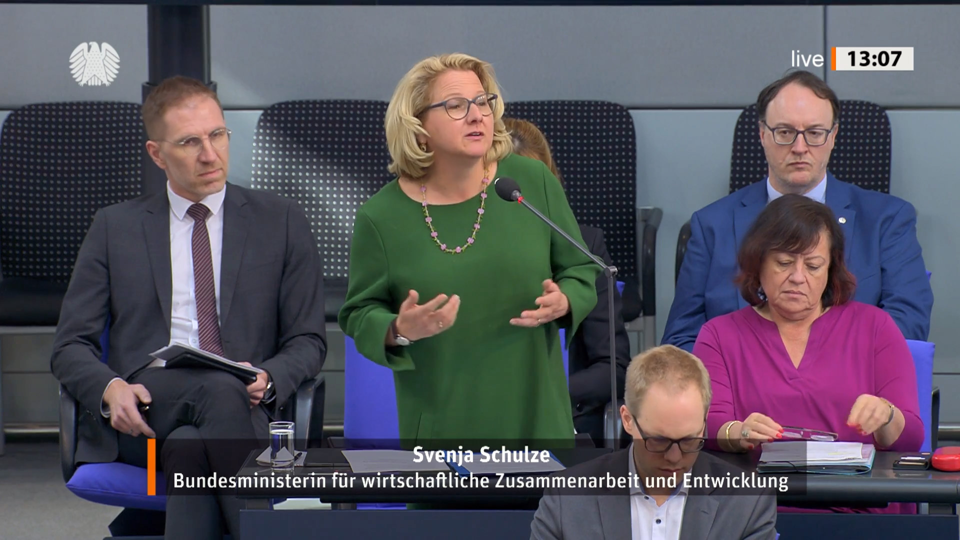 Bundesministerin Svenja Schulze bei ihrer Rede im Bundestag im Rahmen der Regierungsbefragung am 15. März in Berlin 