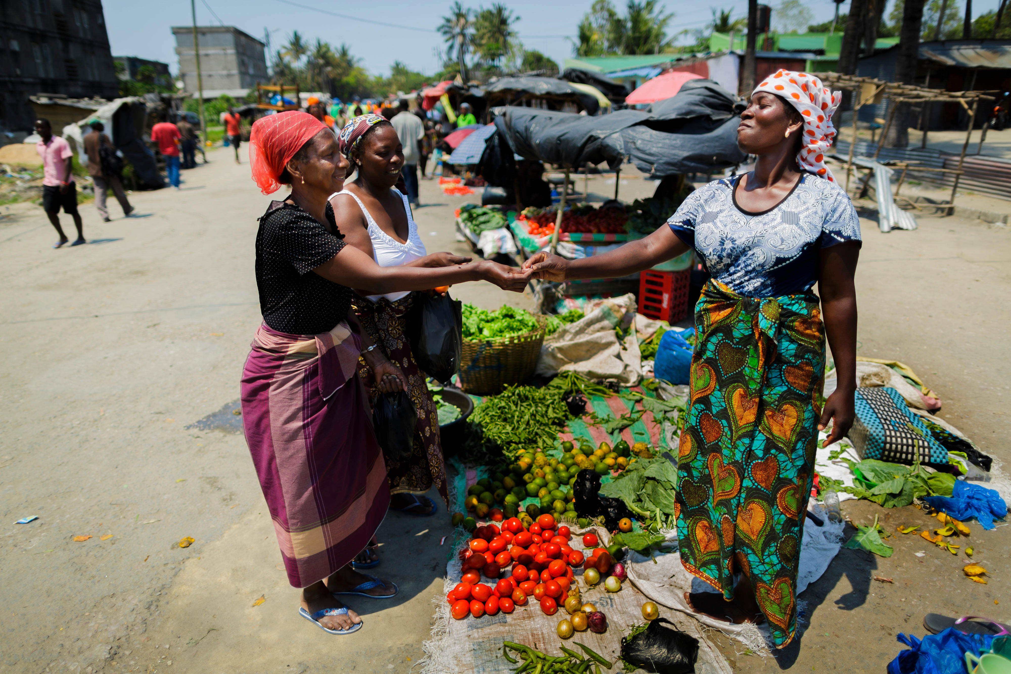 Stra­ßen­markt in Bei­ra, Mo­sam­bik