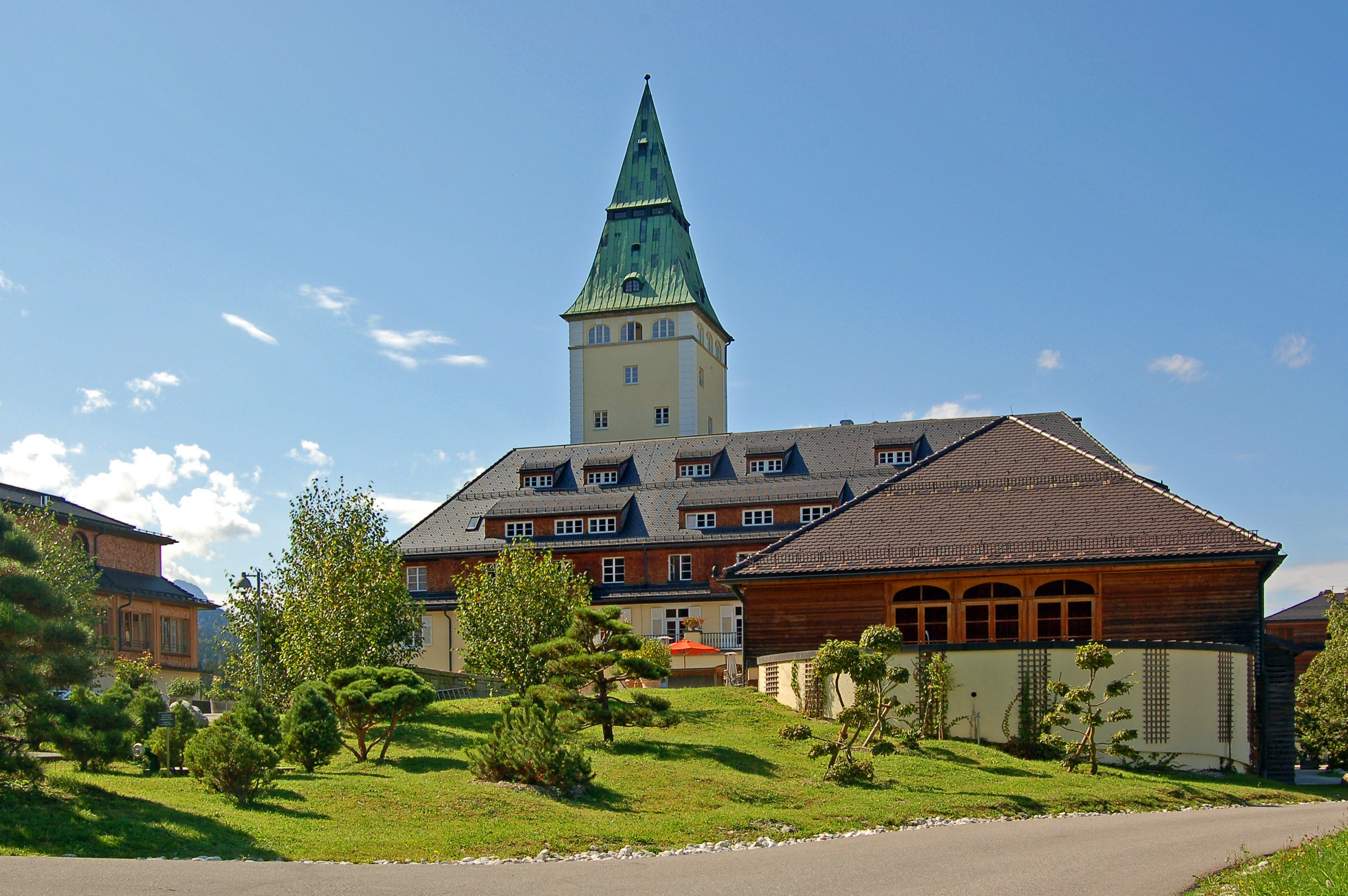 Der G7-Gipfel 2022 wird vom 26. bis 28. Juni auf Schloss Elmau in den bayerischen Alpen stattfinden.