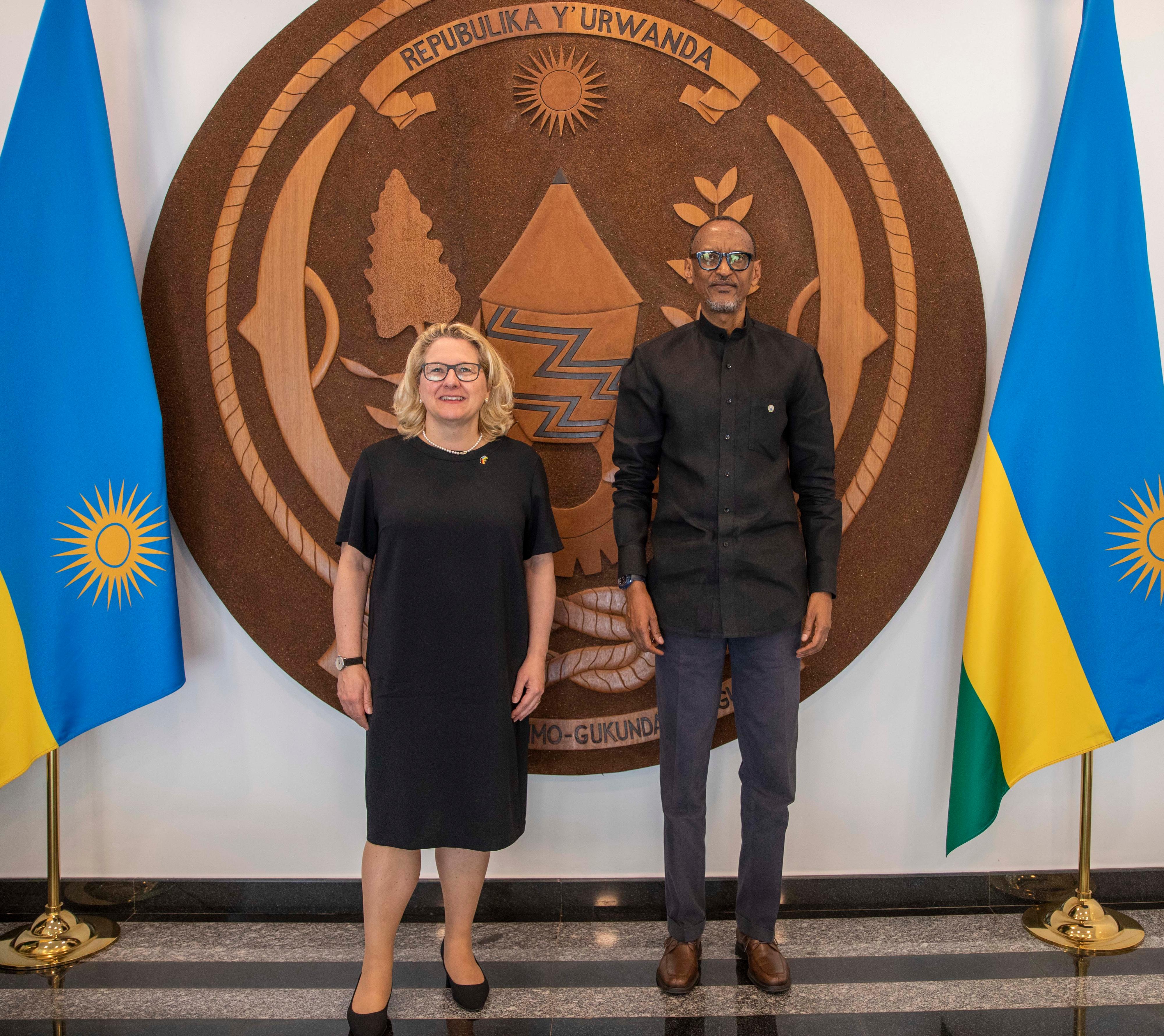 Bundes­ent­wick­lungs­ministerin Svenja Schulze mit dem ruan­di­schen Präsi­den­​​​​​​​ten Paul Kagame