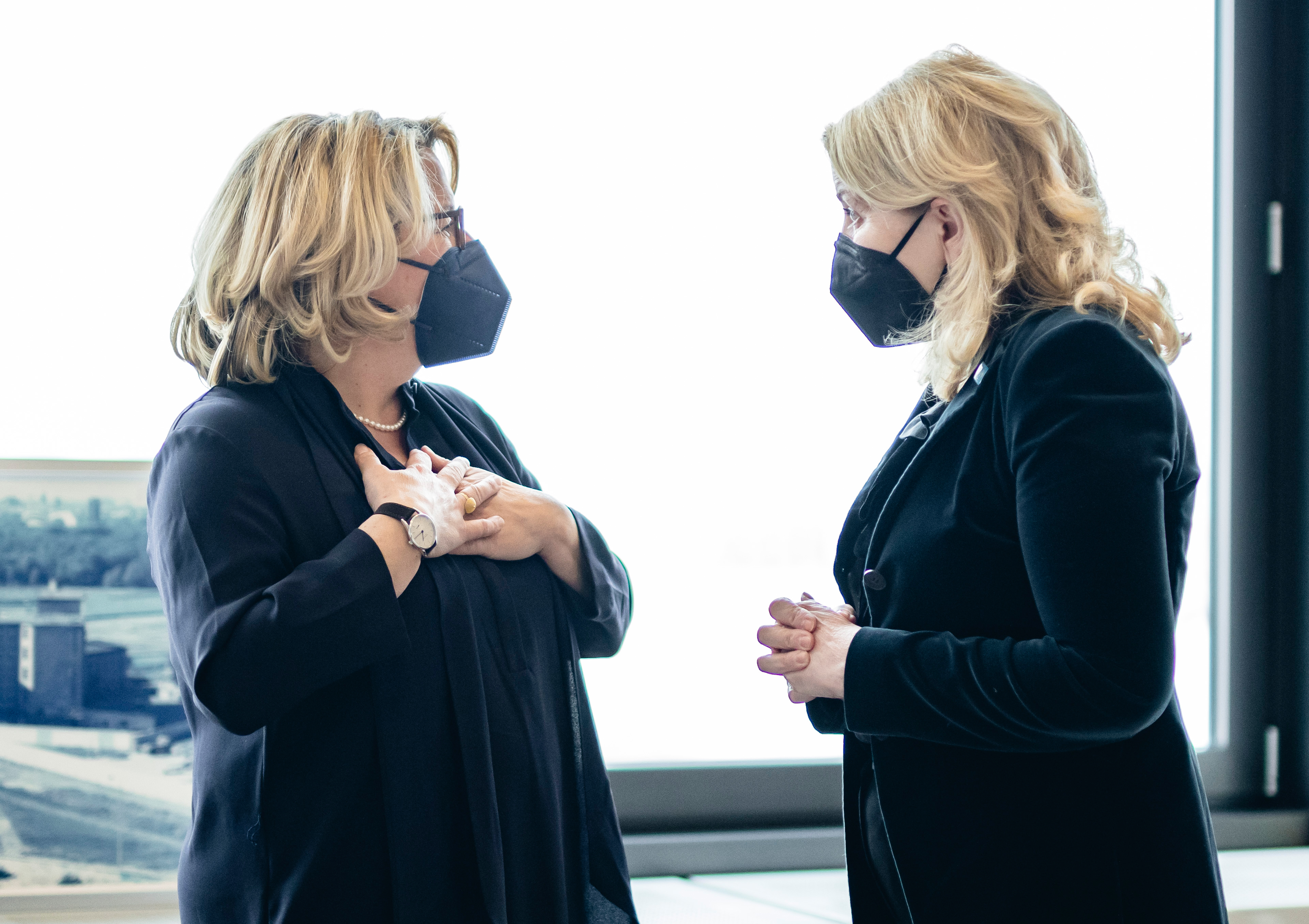 Die neue Exekutivdirektorin von UNICEF, Catherine Russell, mit Bundesentwicklungsministerin Svenja Schulze bei ihrem Besuch in Berlin