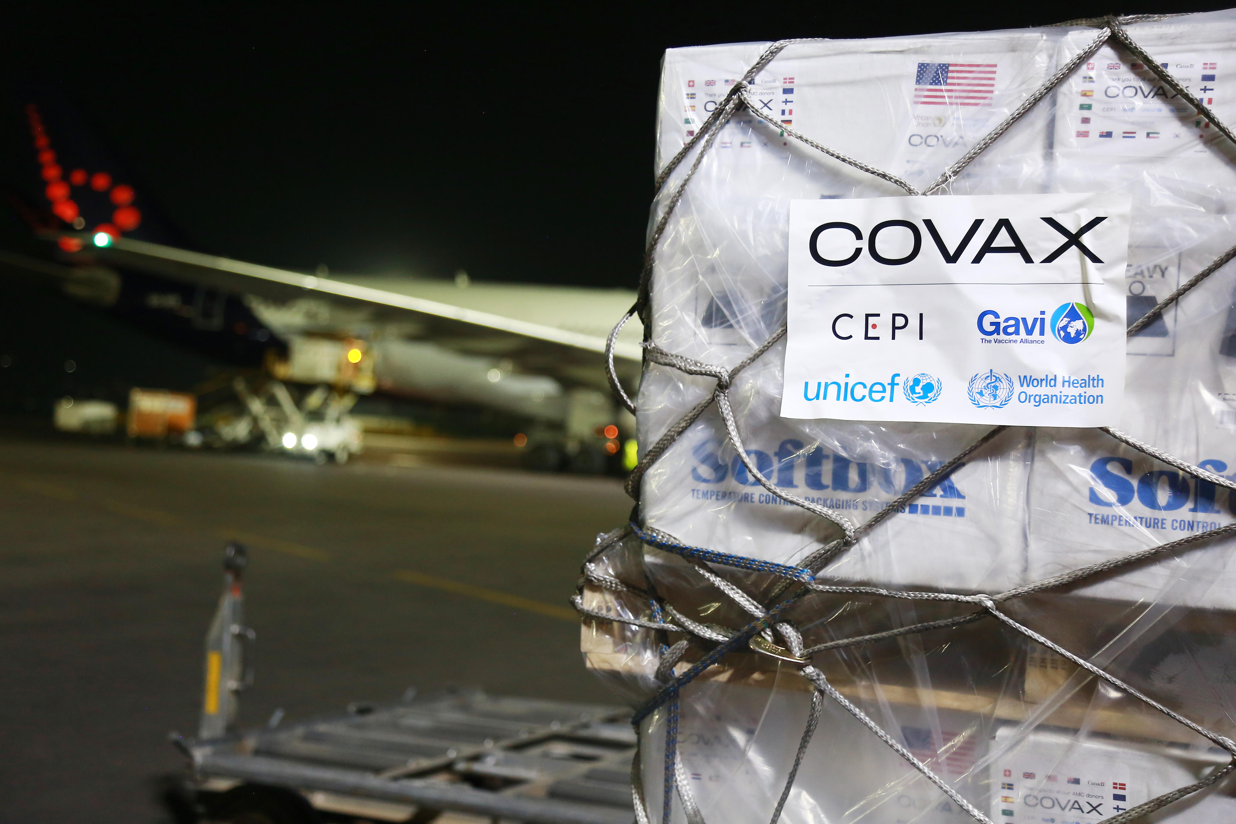 Lieferung von Covid-19-Impfstoff durch COVAX an Ruanda am 15. Januar 2022