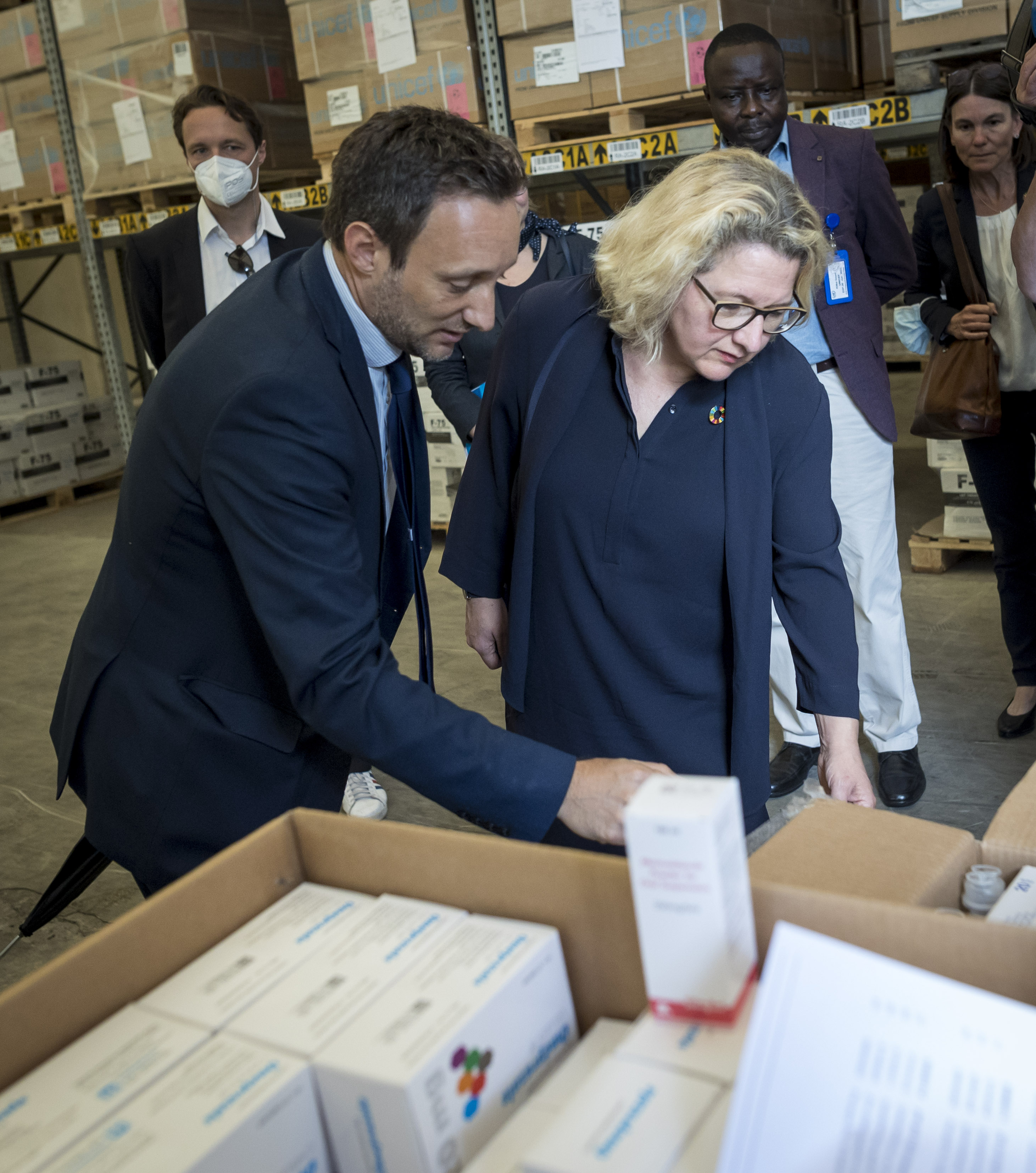 Bundesentwicklungsministerin Svenja Schulze besucht ein UNICEF-Lagerhaus in Addis Abeba, Äthiopien.