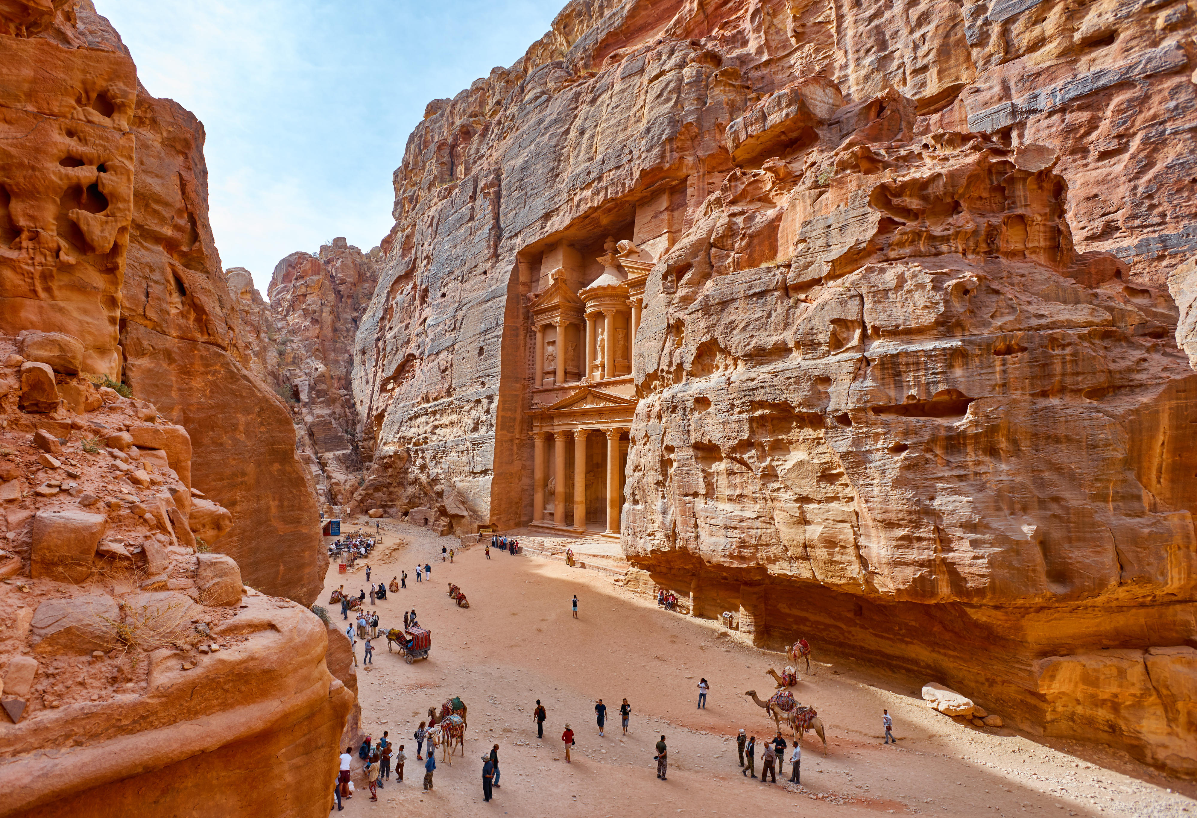 Das Mausoleum Al-Khazneh in der antiken Stadt Petra in Jordanien