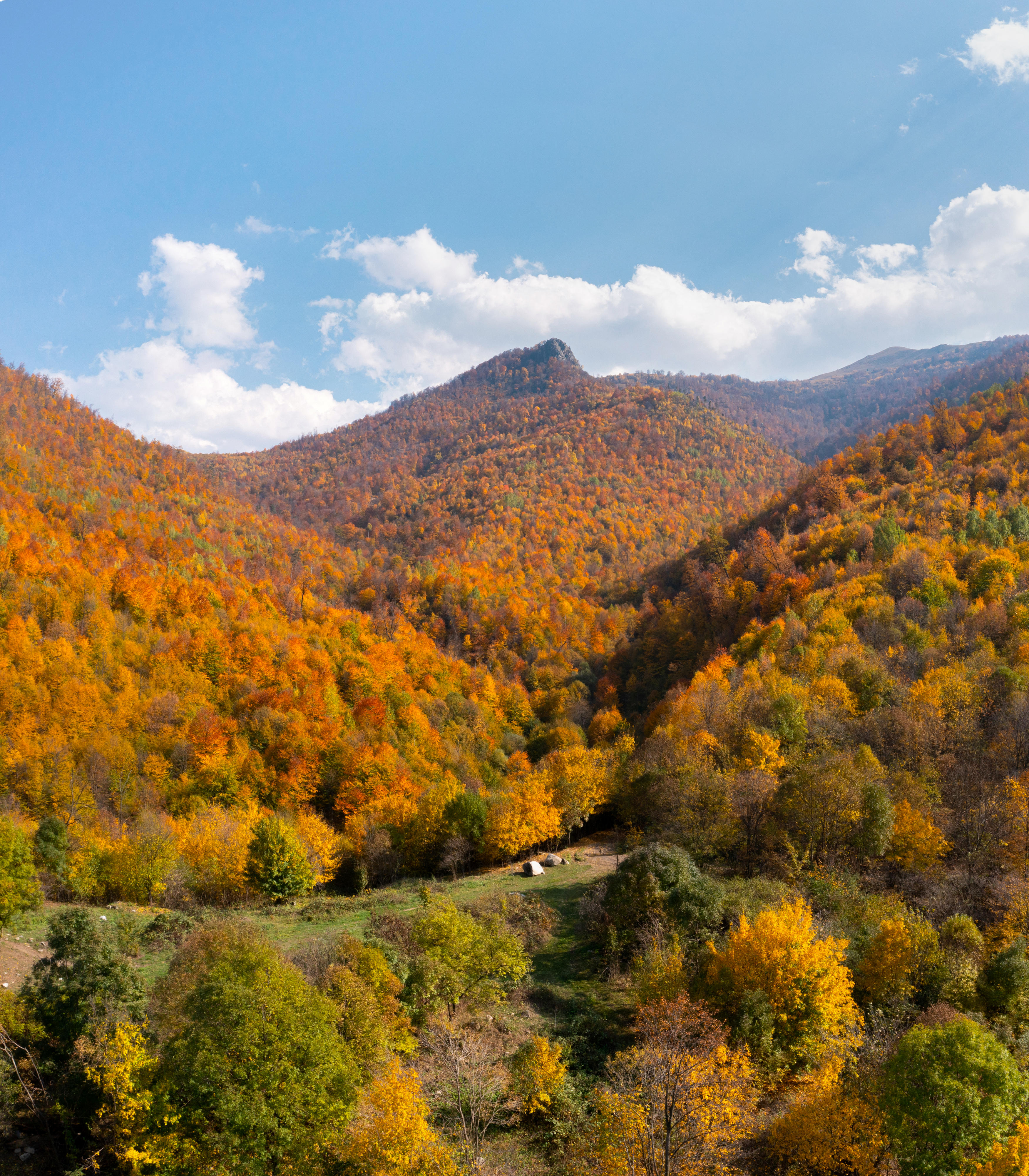 Herbst in der Region Lori im Norden Armeniens