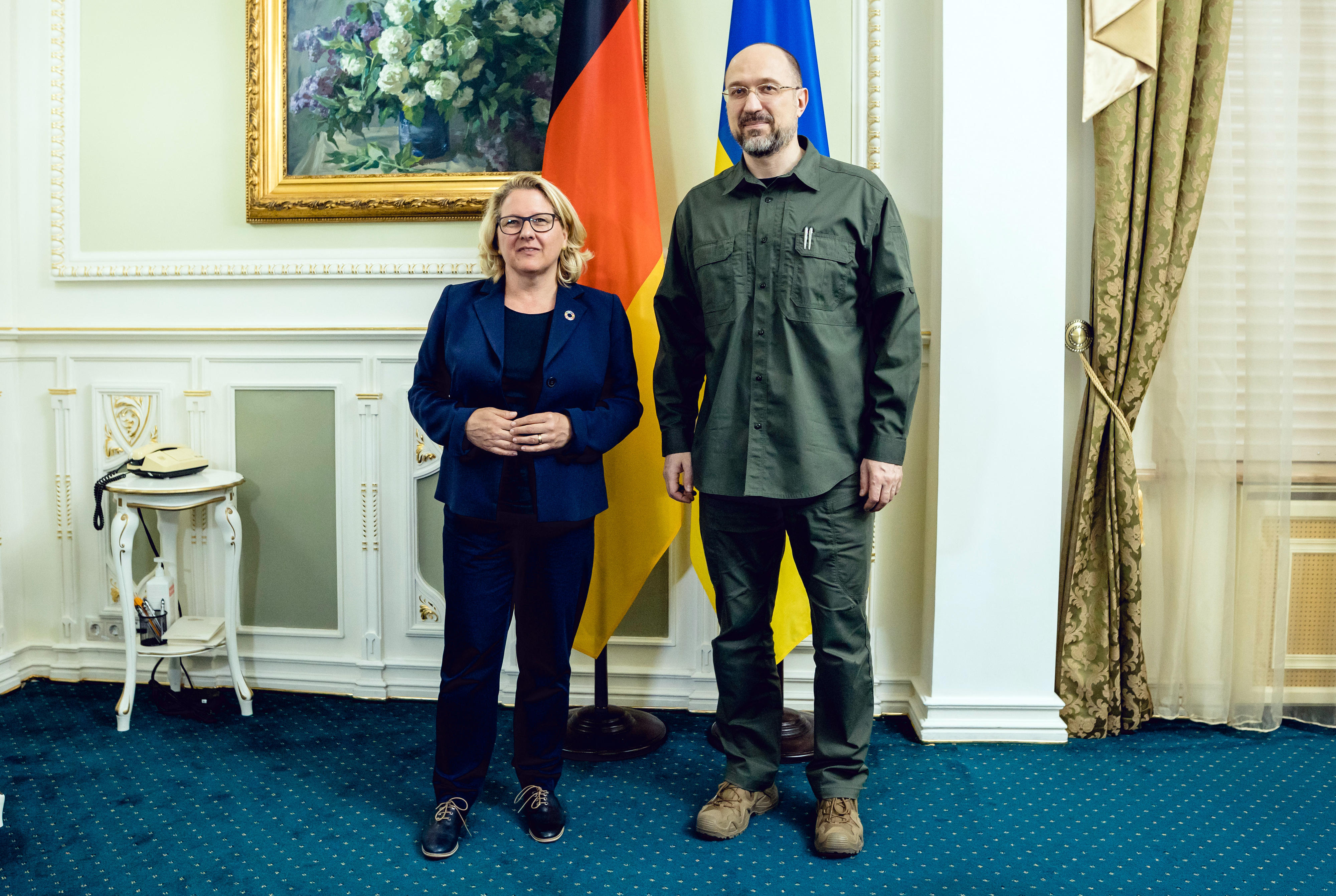 Bundesentwicklungsministerin Svenja Schulze trifft Denys Schmyhal, Ministerpräsident der Ukraine, in Kyjiw.