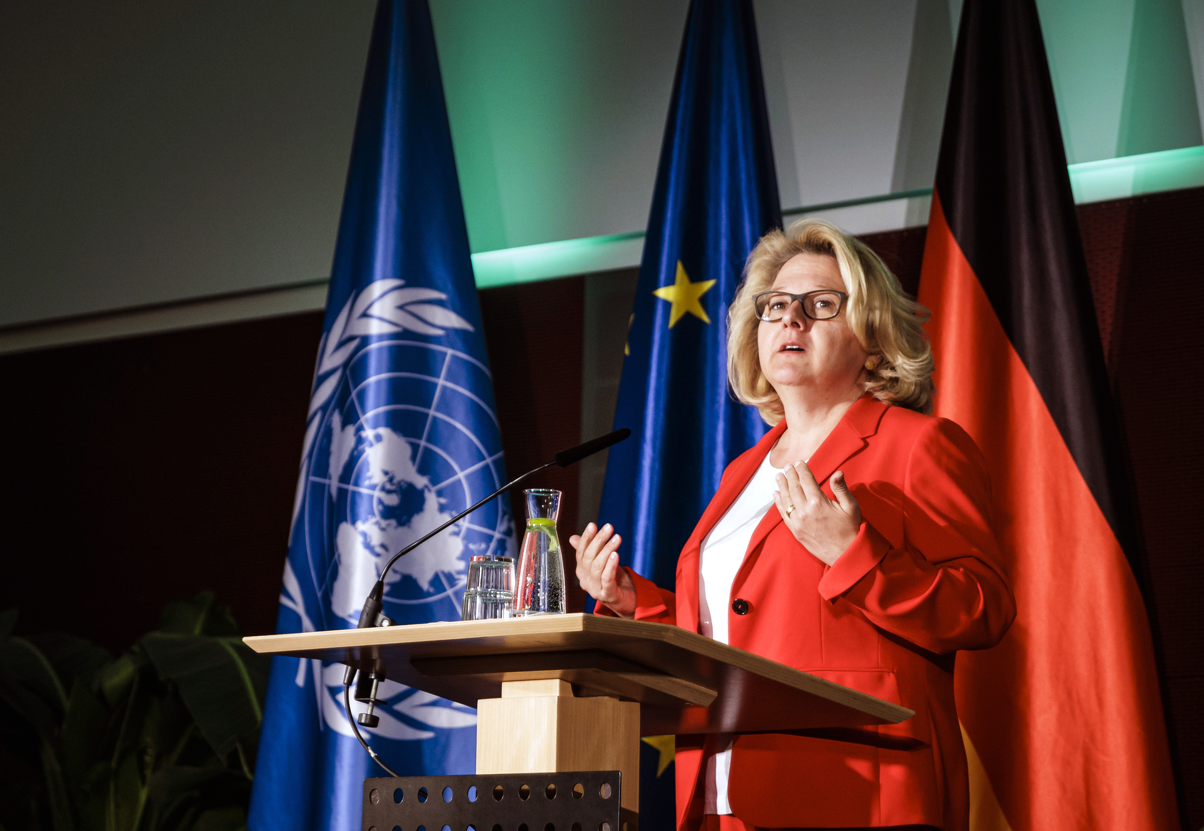 Bundesentwicklungsministerin Svenja Schulze bei ihrer Rede während der Dialogveranstaltung von Bundesentwicklungsministerium und Bundesumweltministerium zum weltweiten Erhalt der Biodiversität am 14. Juni 2022 in Berlin