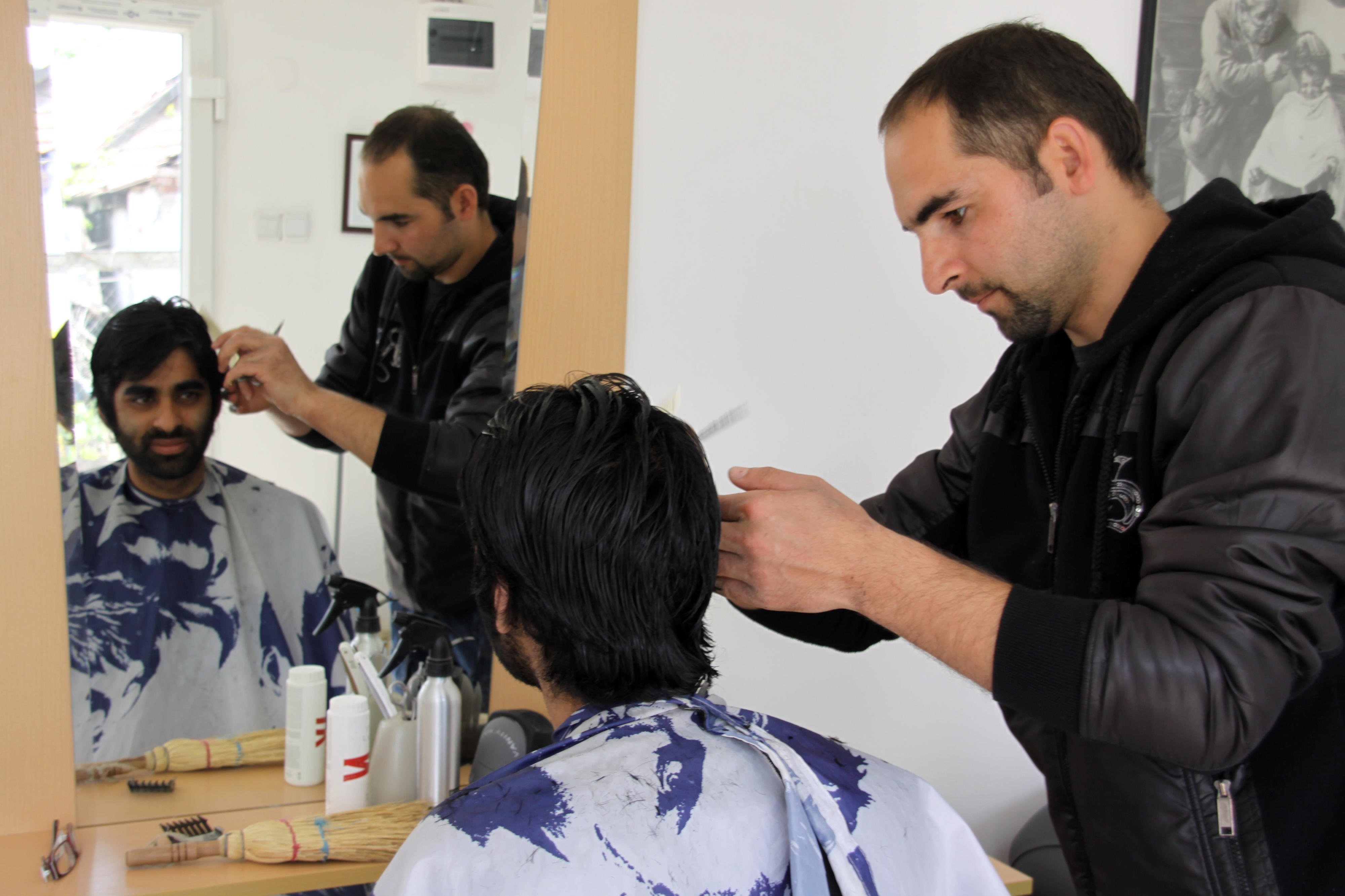 Hairdressing salon where young people can do an apprenticeship with the help of an initiative for unemployed young people