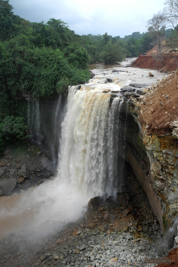 Wasserfall im Nationalpark Central Cardamom Mountains in Kambodscha