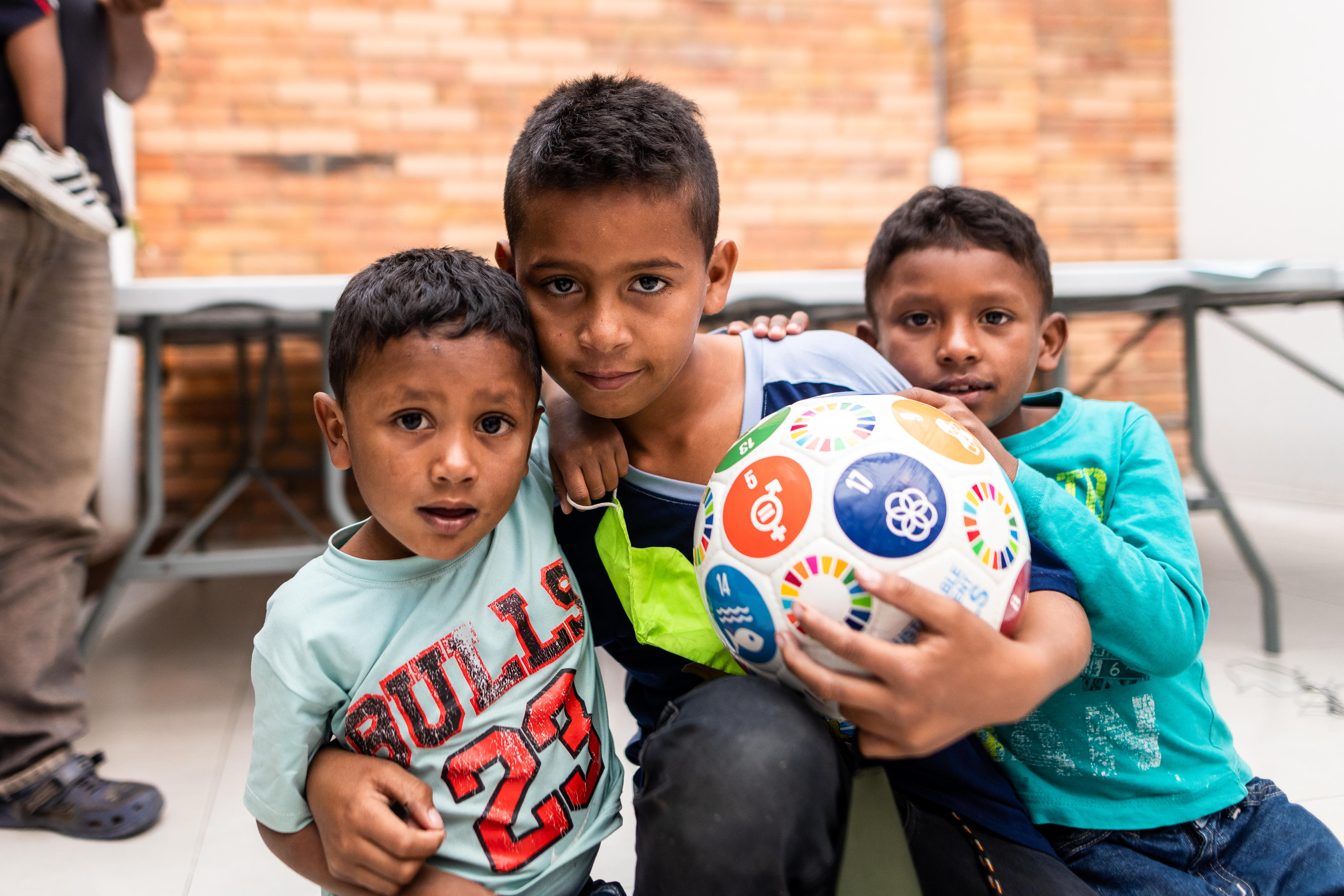 Kinder im Erstaufnahmezentrum "CIAMI" (Centro Integral de Atención al Migrante) in Bogotá