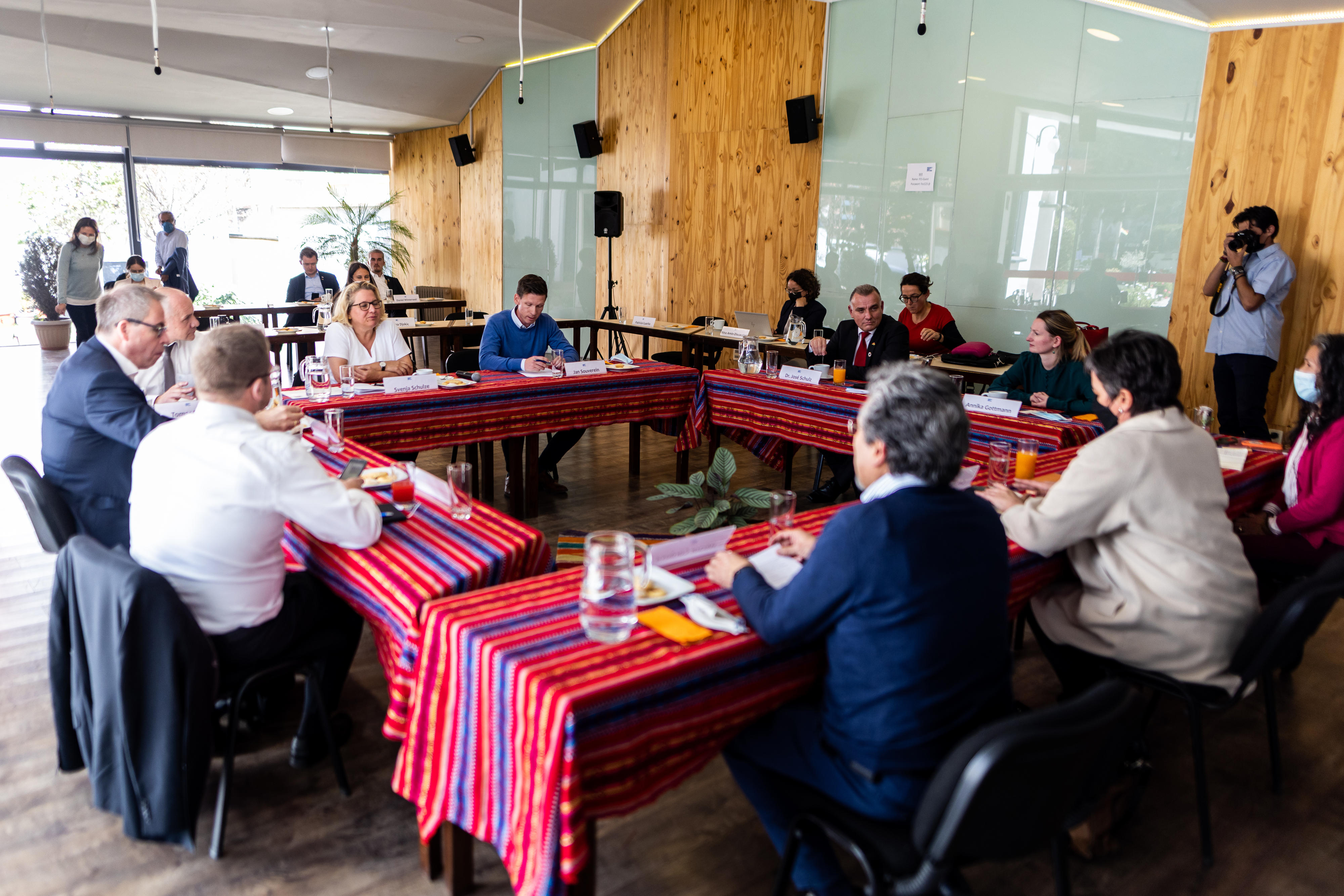 Runder Tisch der Friedrich-Ebert-Stiftung in La Paz zu sozial-ökologischer Transformation und Nachhaltigkeit