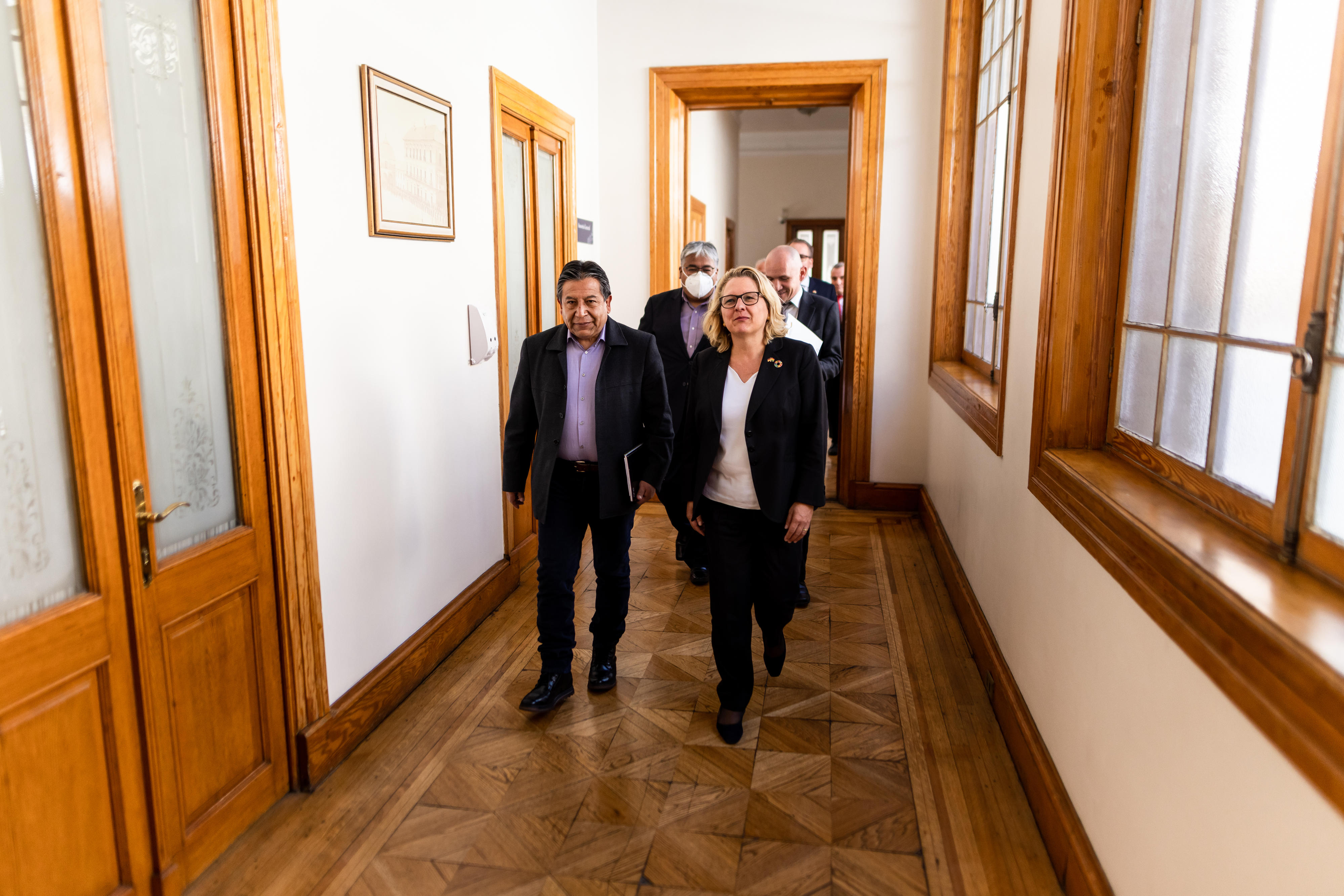 Bundesentwicklungsministerin Svenja Schulze mit dem bolivianischen Vizepräsidenten David Choquehuanca