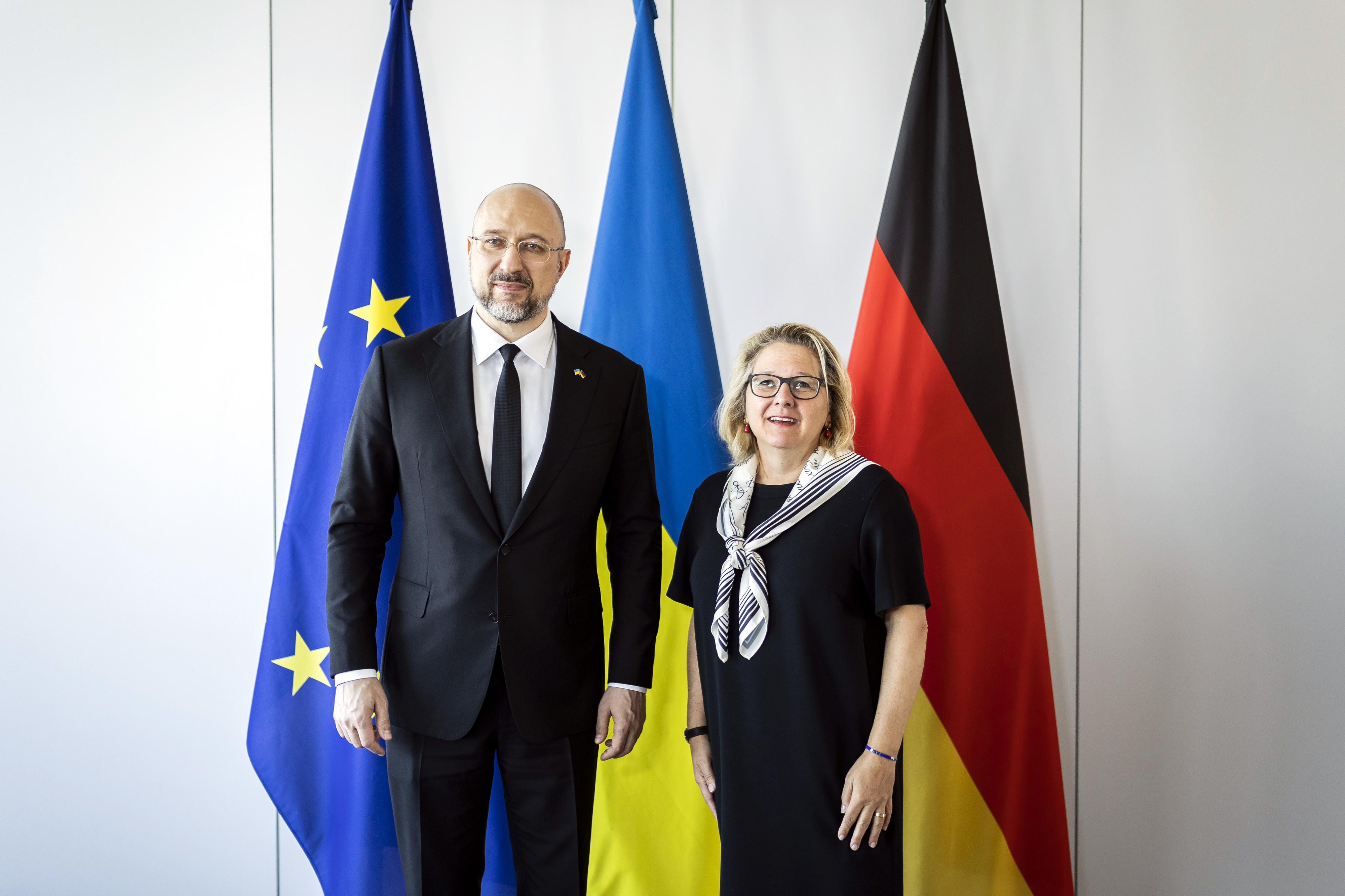Bundesentwicklungsministerin Svenja Schulze und der Ministerpräsidenten der Ukraine, Denys Schmyhal