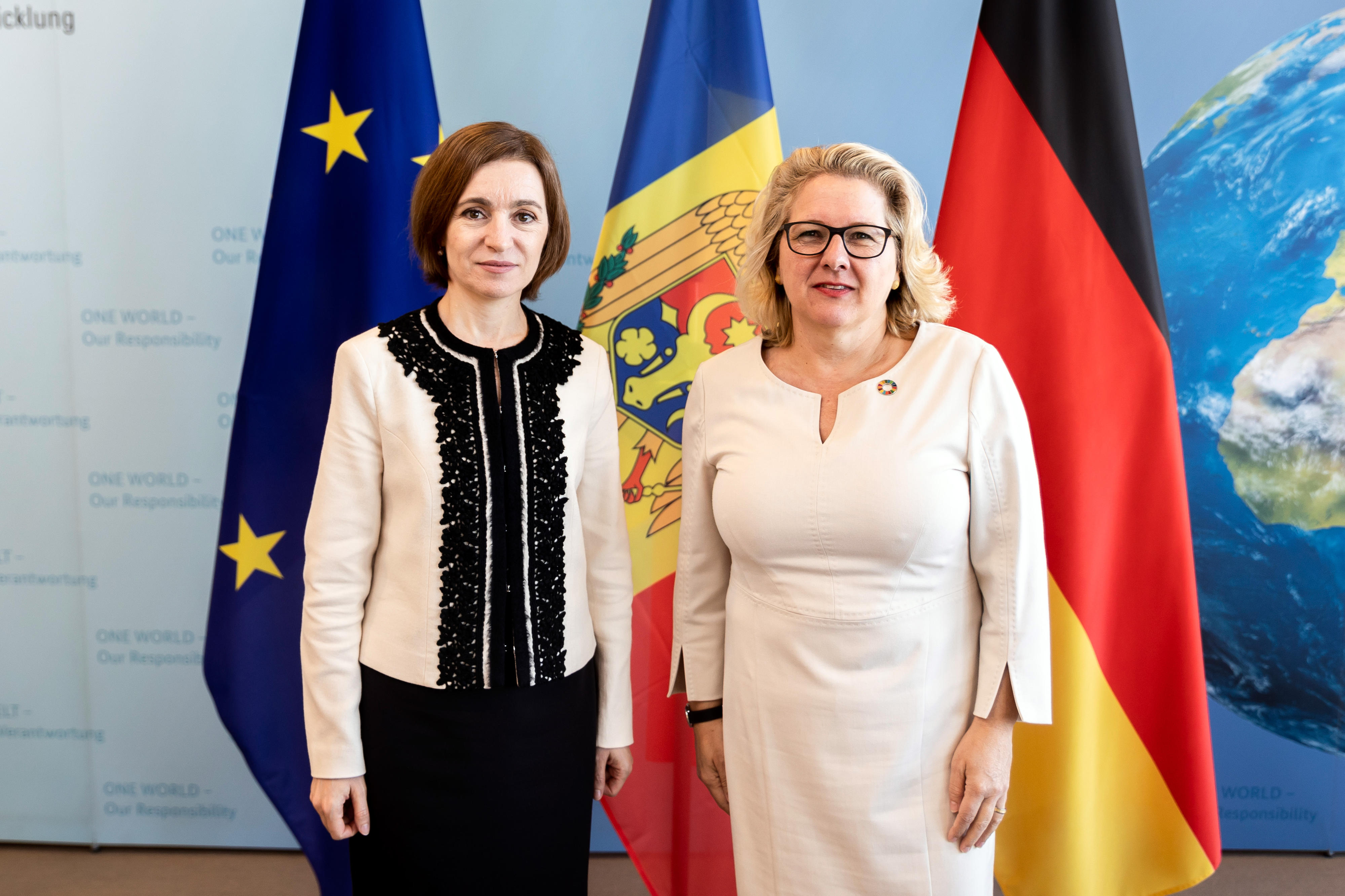 Entwicklungsministerin Svenja Schulze (rechts) empfängt die moldauische Ministerpräsidentin Maia Sandu in Berlin