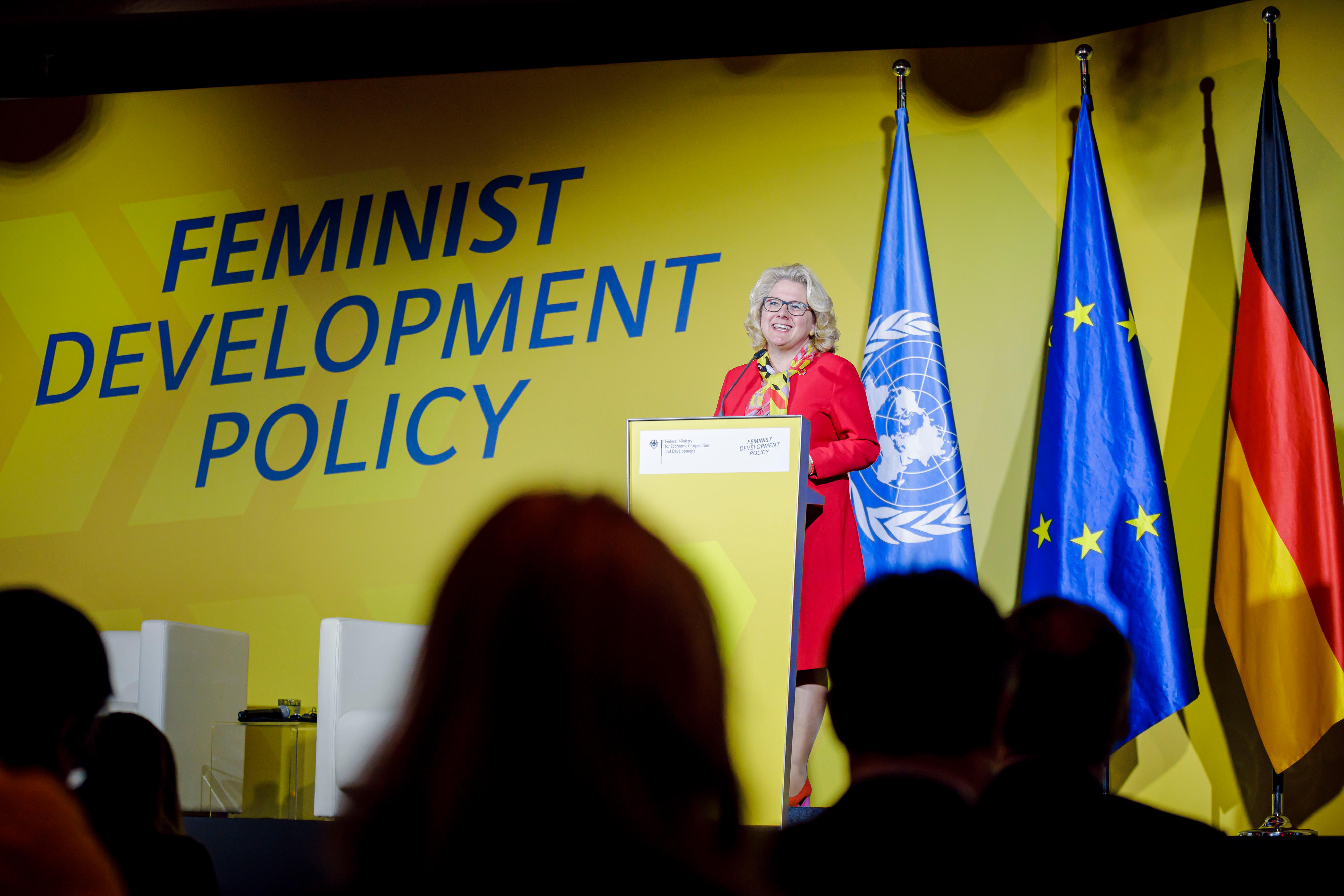 Entwicklungsministerin Svenja Schulze während ihrer Rede auf der internationalen BMZ-Konferenz "Feminist Development Policy – Transforming International Cooperation" am 27. September 2022