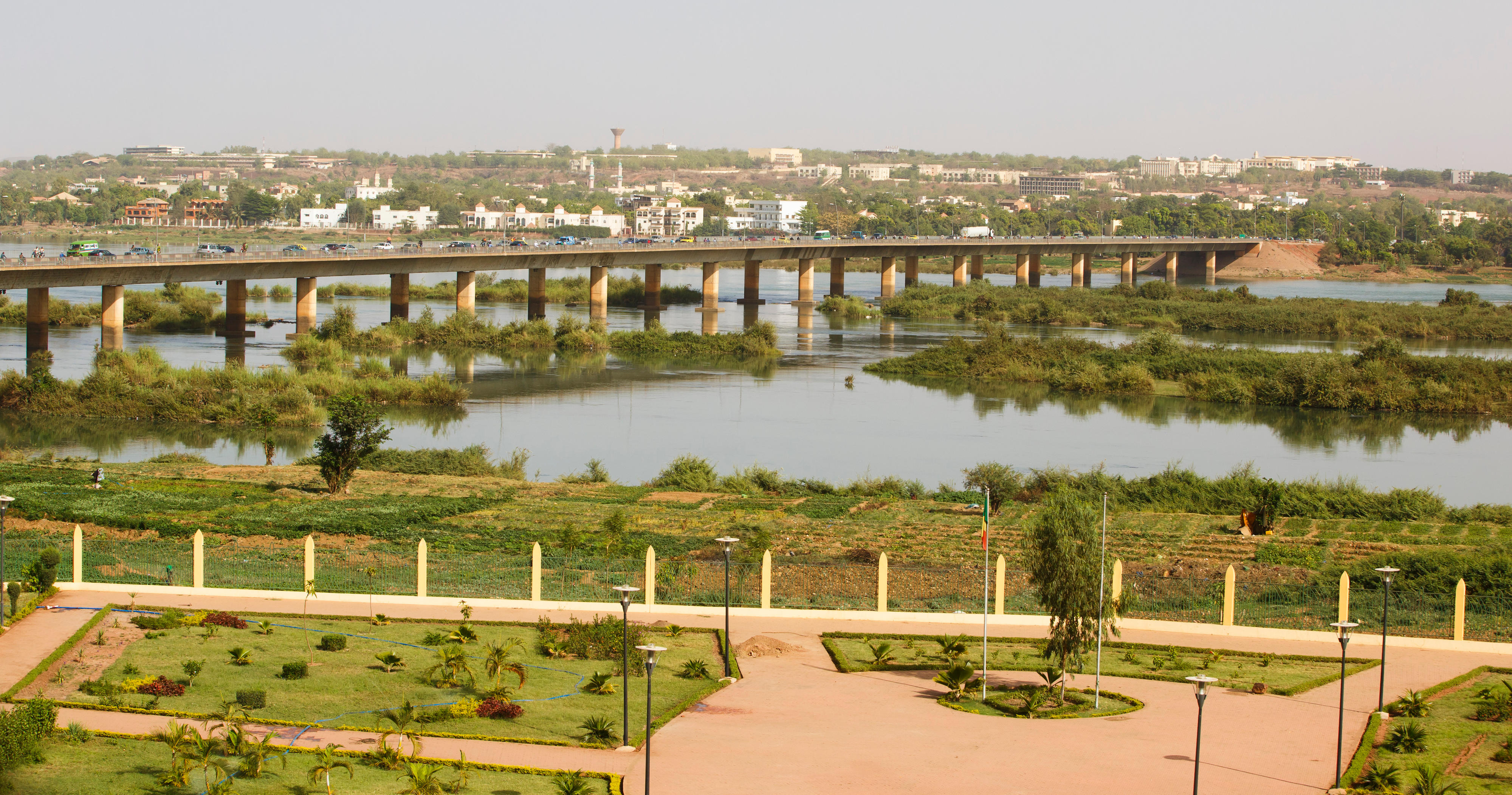 Blick auf Bamako und den Niger in Mali