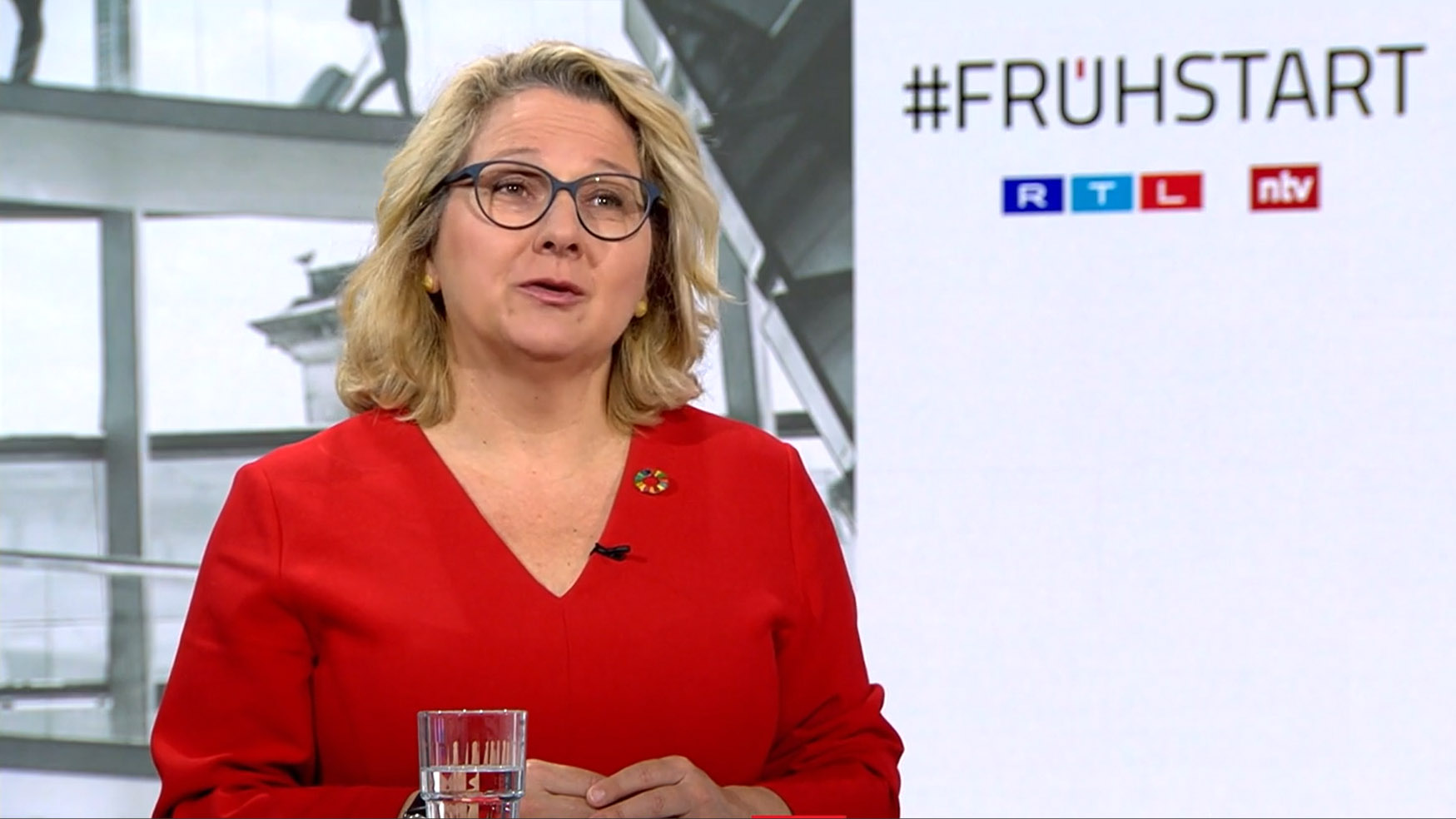 Standbild aus dem Video-Interview von Ministerin Svenja Schulze mit ntv Frühstart