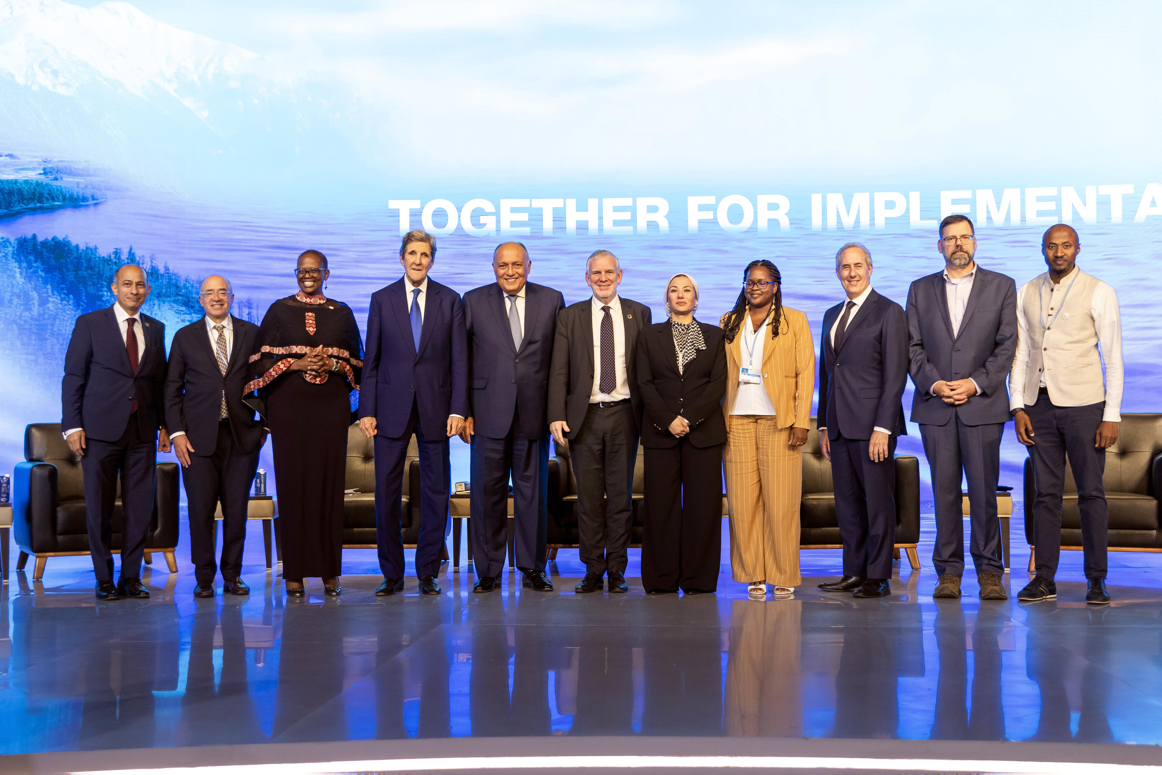 Group photo on the occasion of the announcement of close climate cooperation between Germany, the USA and Egypt in the framework of the so-called Mitigation Panel at the World Climate Conference COP27
