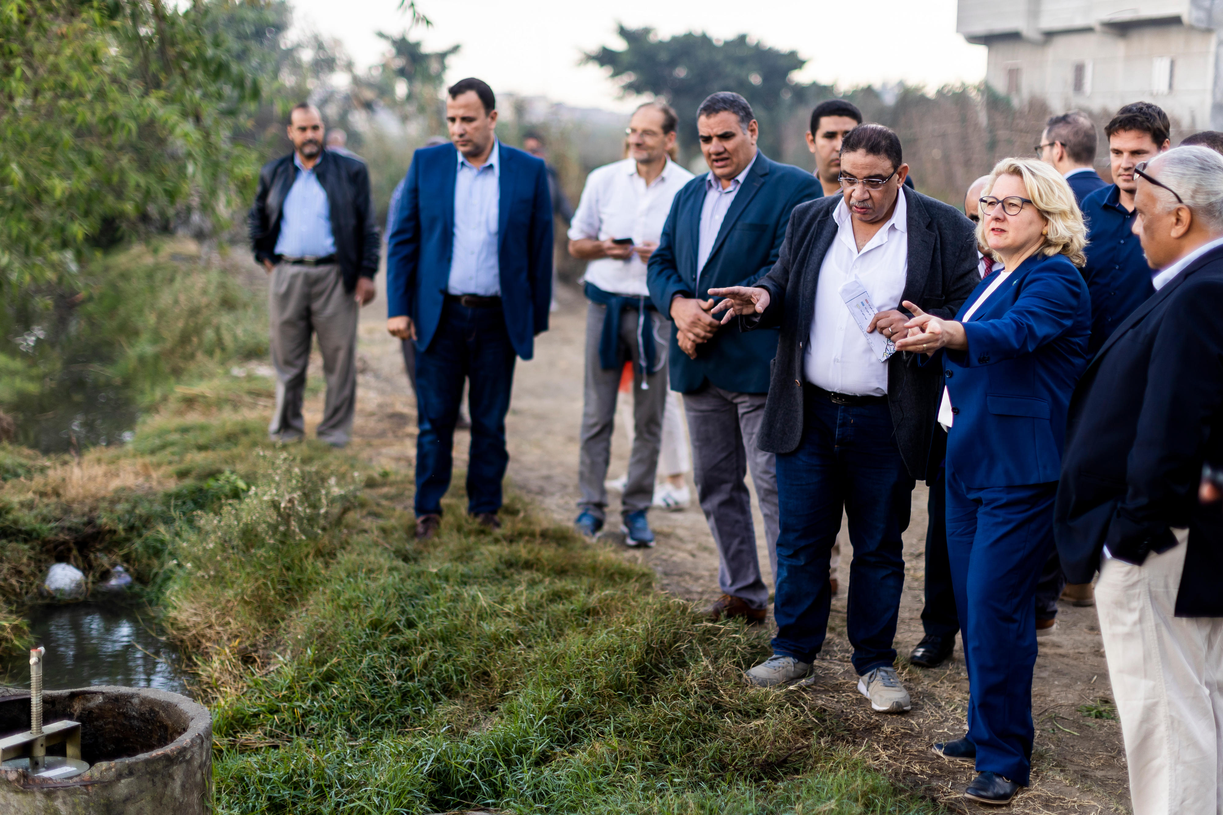 German Development Minister Svenja Schulze is visiting a BMZ-financed project in Egypt that contributes to making irrigation of fields more efficient and reducing water losses.