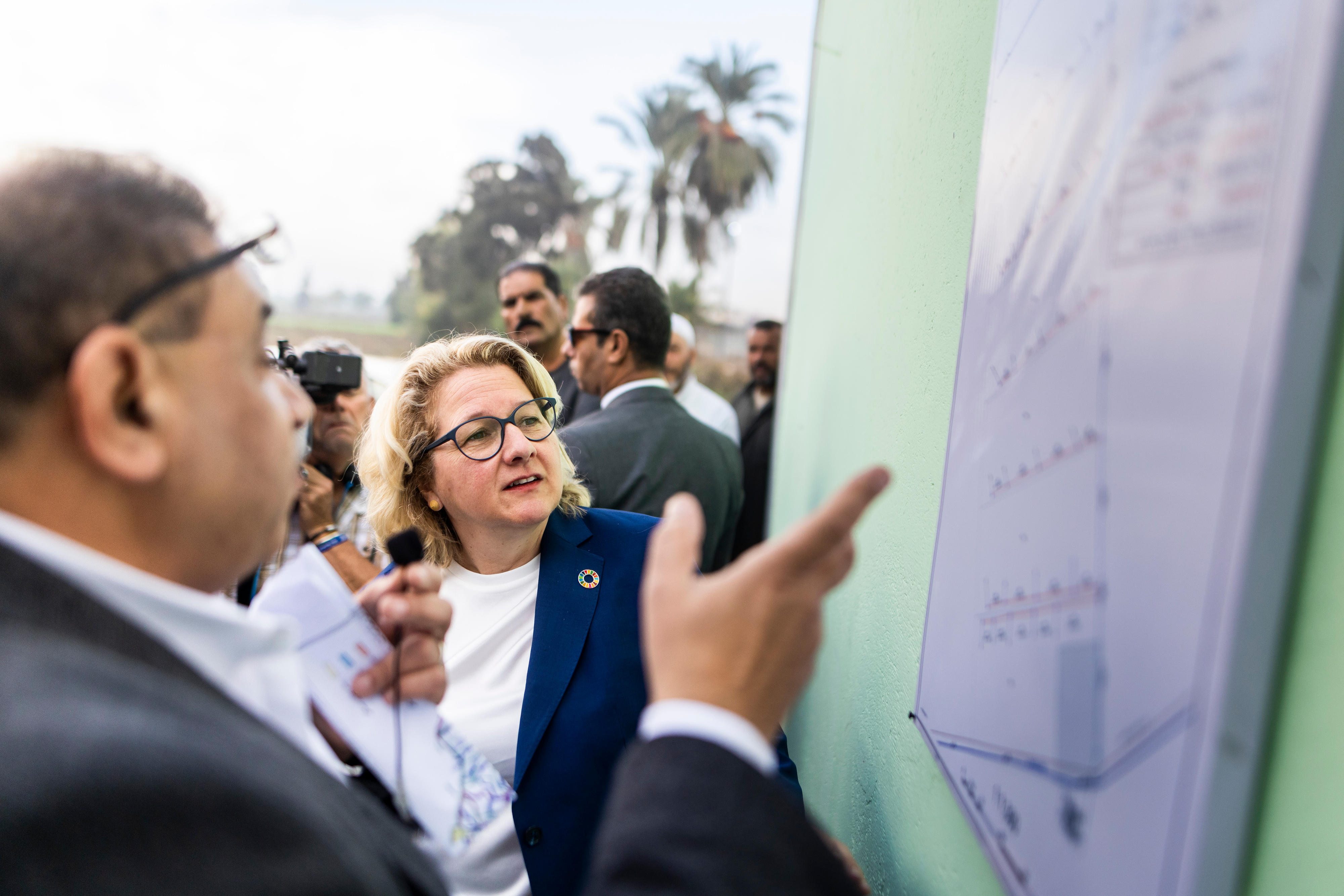 Entwicklungsministerin Svenja Schulze besucht in Ägypten ein Projekt zur Verbesserung des Bewässerungssystems in ländlichen Gebieten.