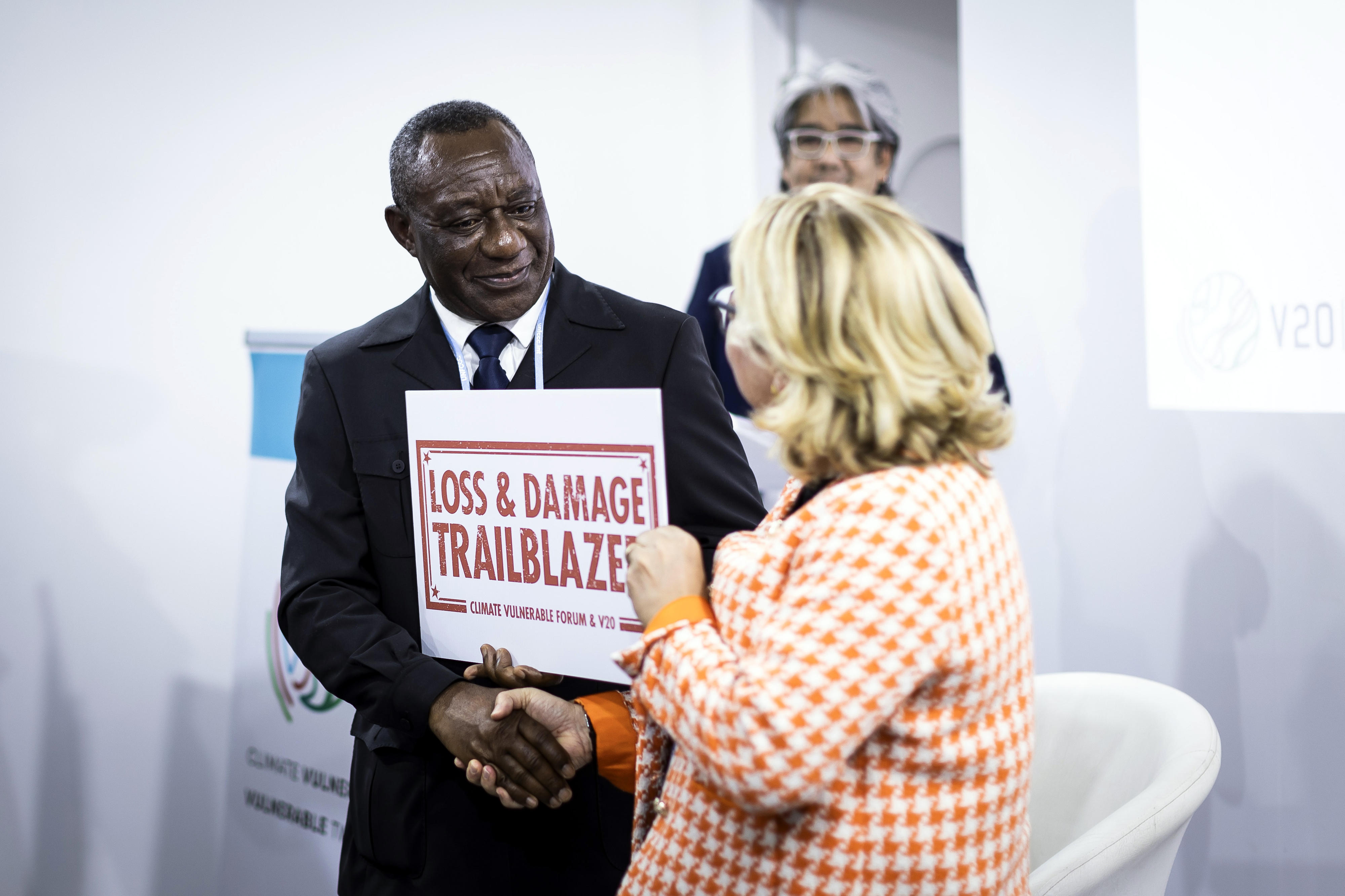Henry Kokofu, Special Envoy of the Climate Vulnerable Forum (CVF) Ghana Presidency and German Development Minister Svenja Schulze at the launch of the Global Shield against Climate Risks at COP27 in Sharm El-Sheikh 