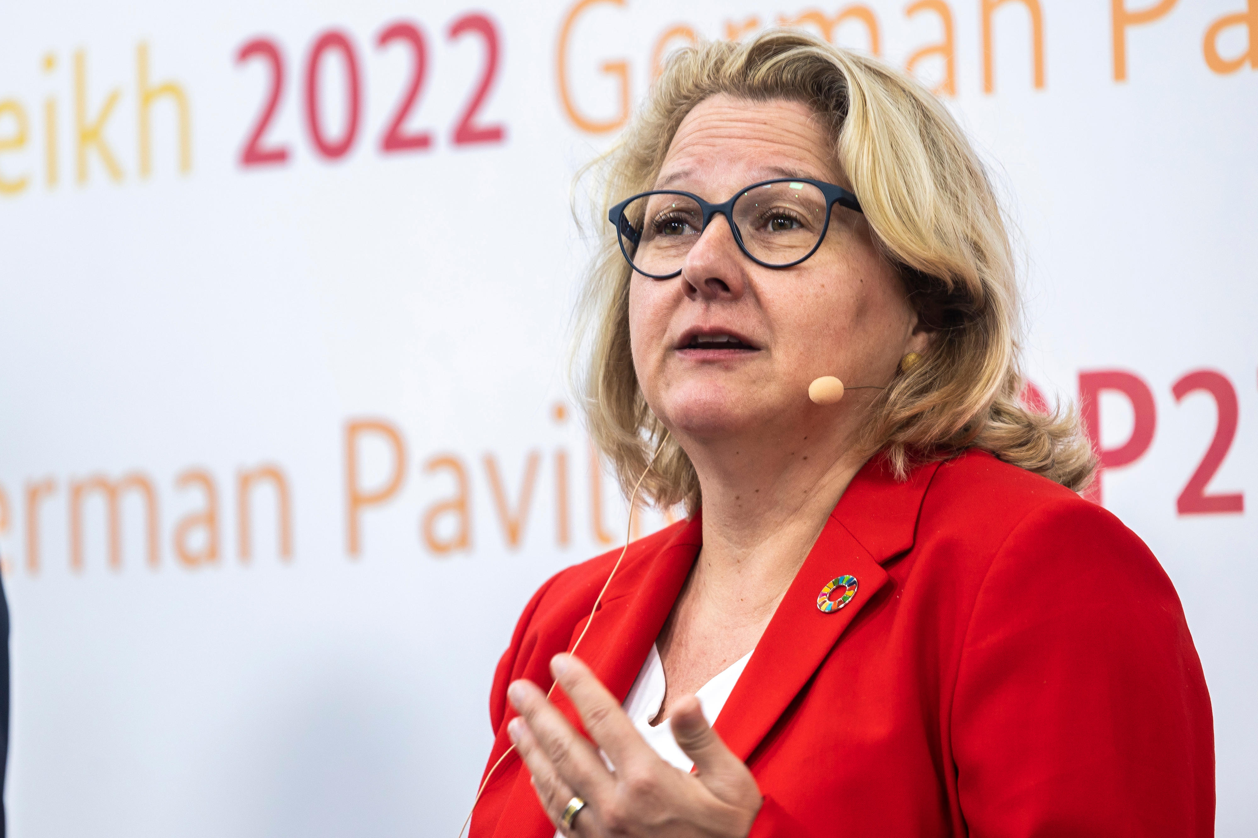 Bundesentwicklungsministerin Svenja Schulze auf der Pressekonferenz zum Start des Ptx-Entwicklungsfonds und des PtX-Wachstumsfonds am 15. November 2022 auf der Weltklimakonferenz