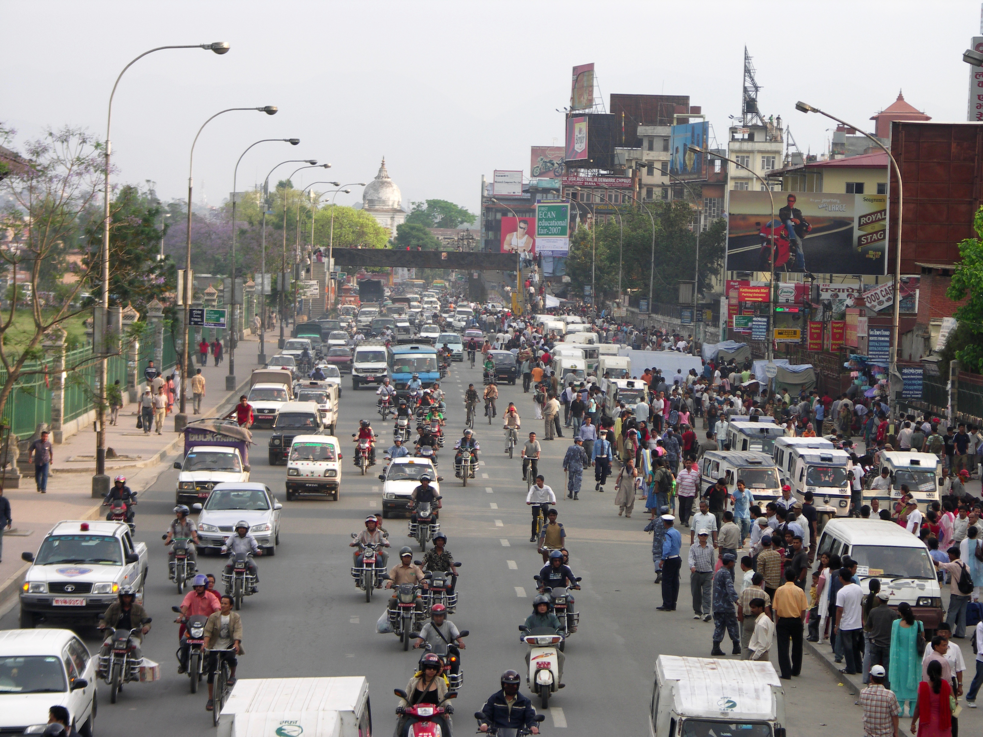 Straßenverkehr in Kathmandu