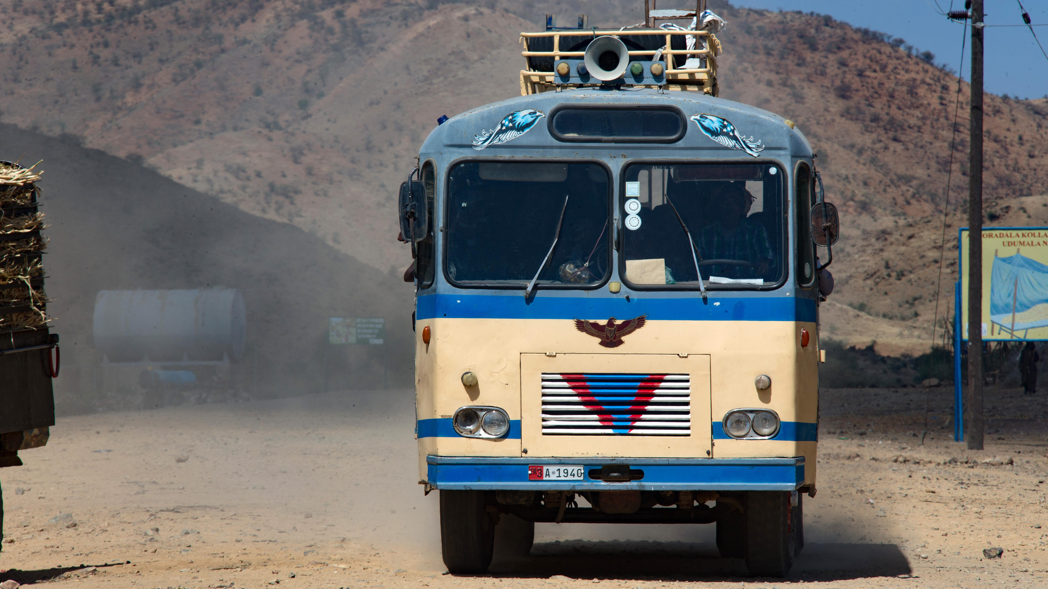 Symbolbild: Reisebus in Afrika