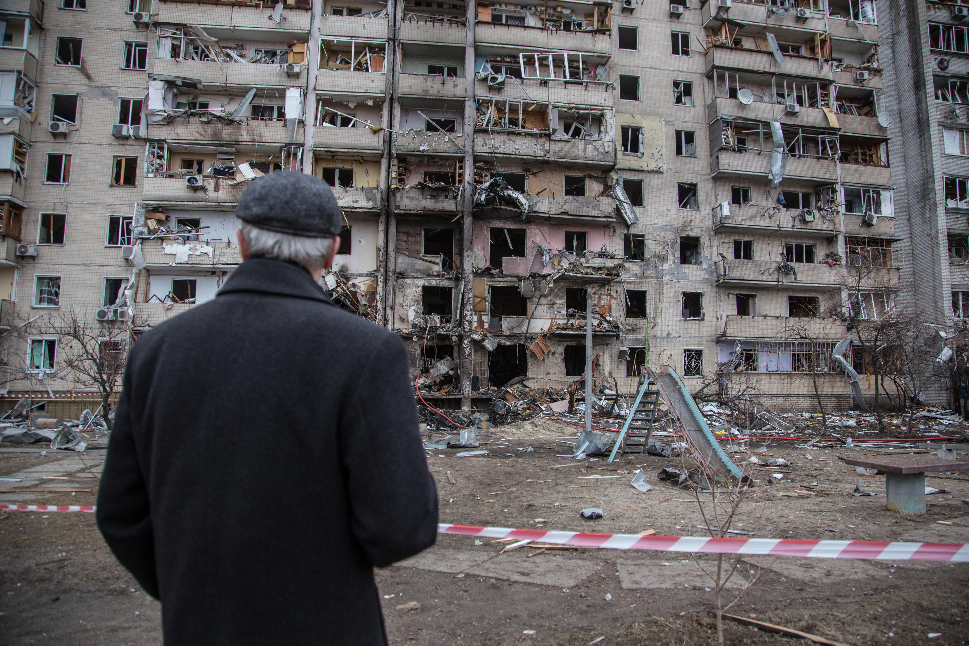 Zerstörte Häuser in Kyjiw am 25. Februar 2022