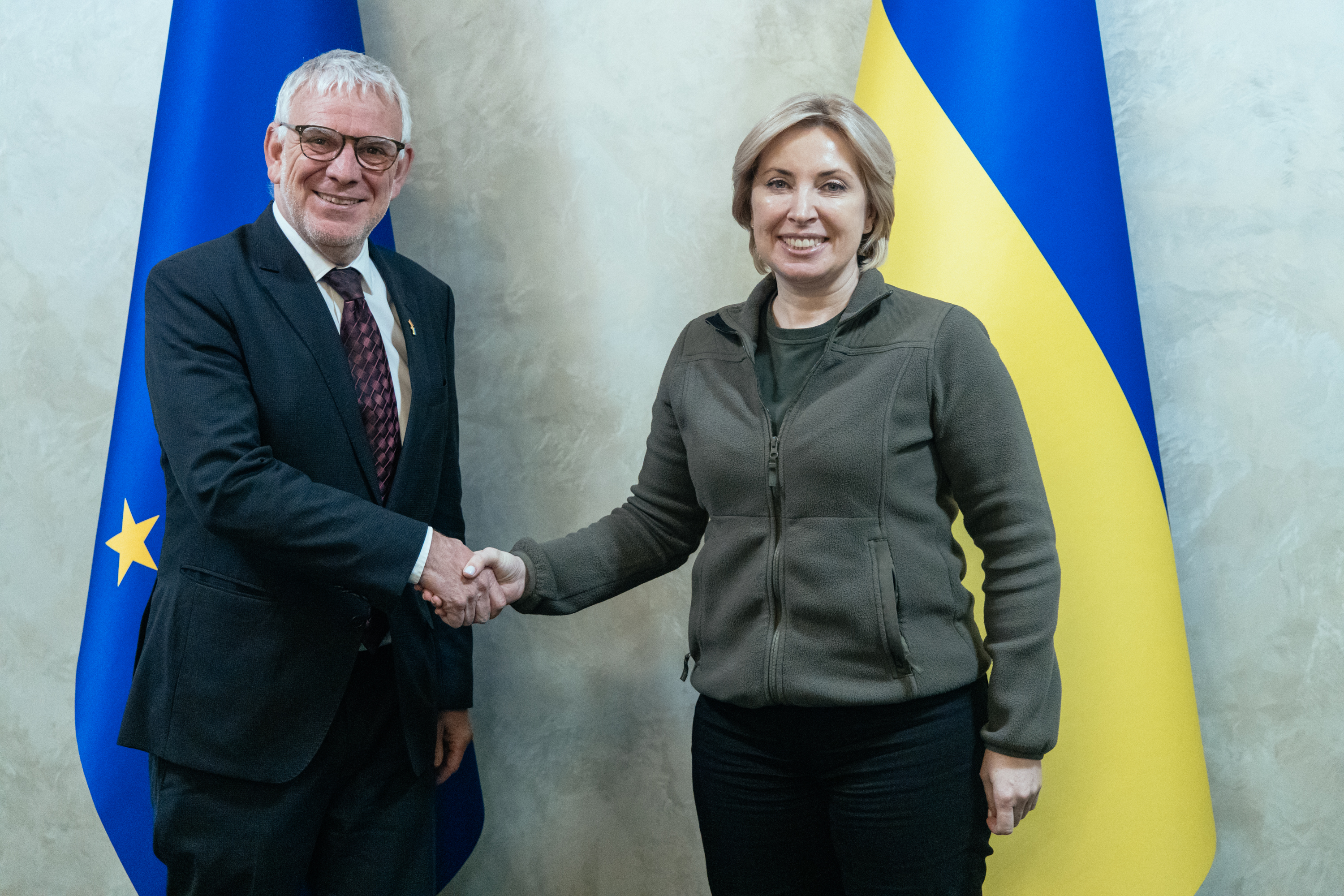 Entwicklungsstaatssekretär Jochen Flasbarth im Gespräch mit der ukrainischen Vize-Premierministerin Iryna Wereshtschuk