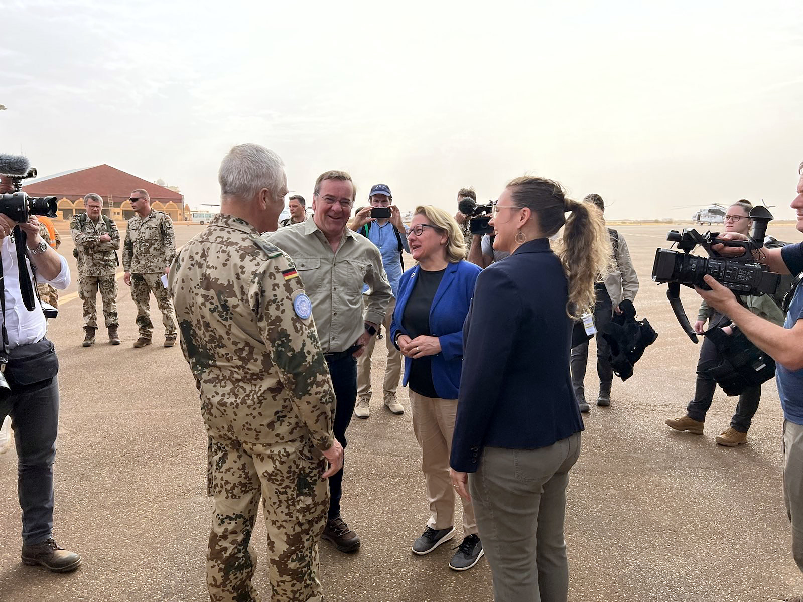 Arrival of Federal Development Minister Schulze and Federal Defence Minister Pistorius in Mali