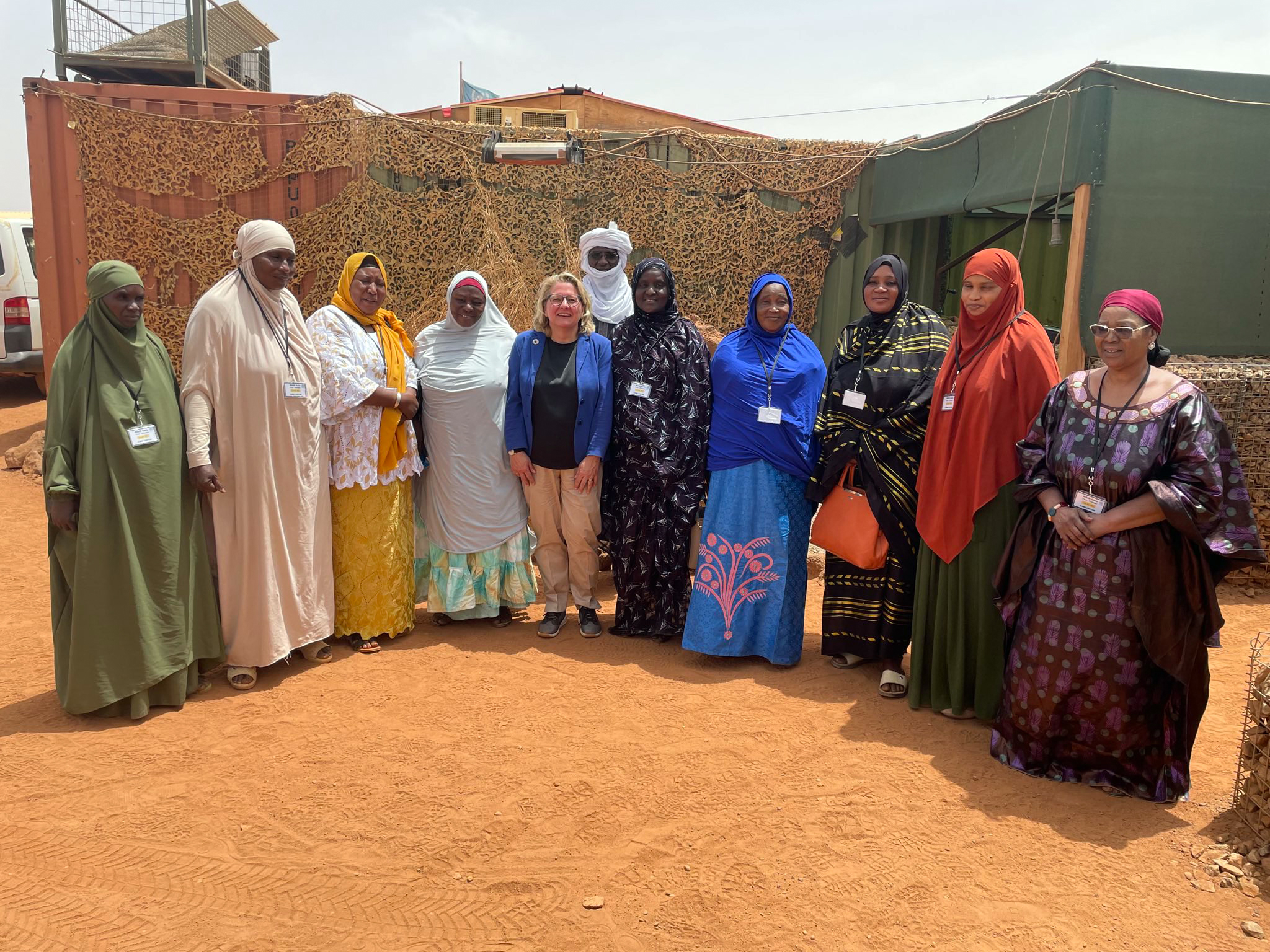 Minister Svenja Schulze meets representatives of Malian civil society.