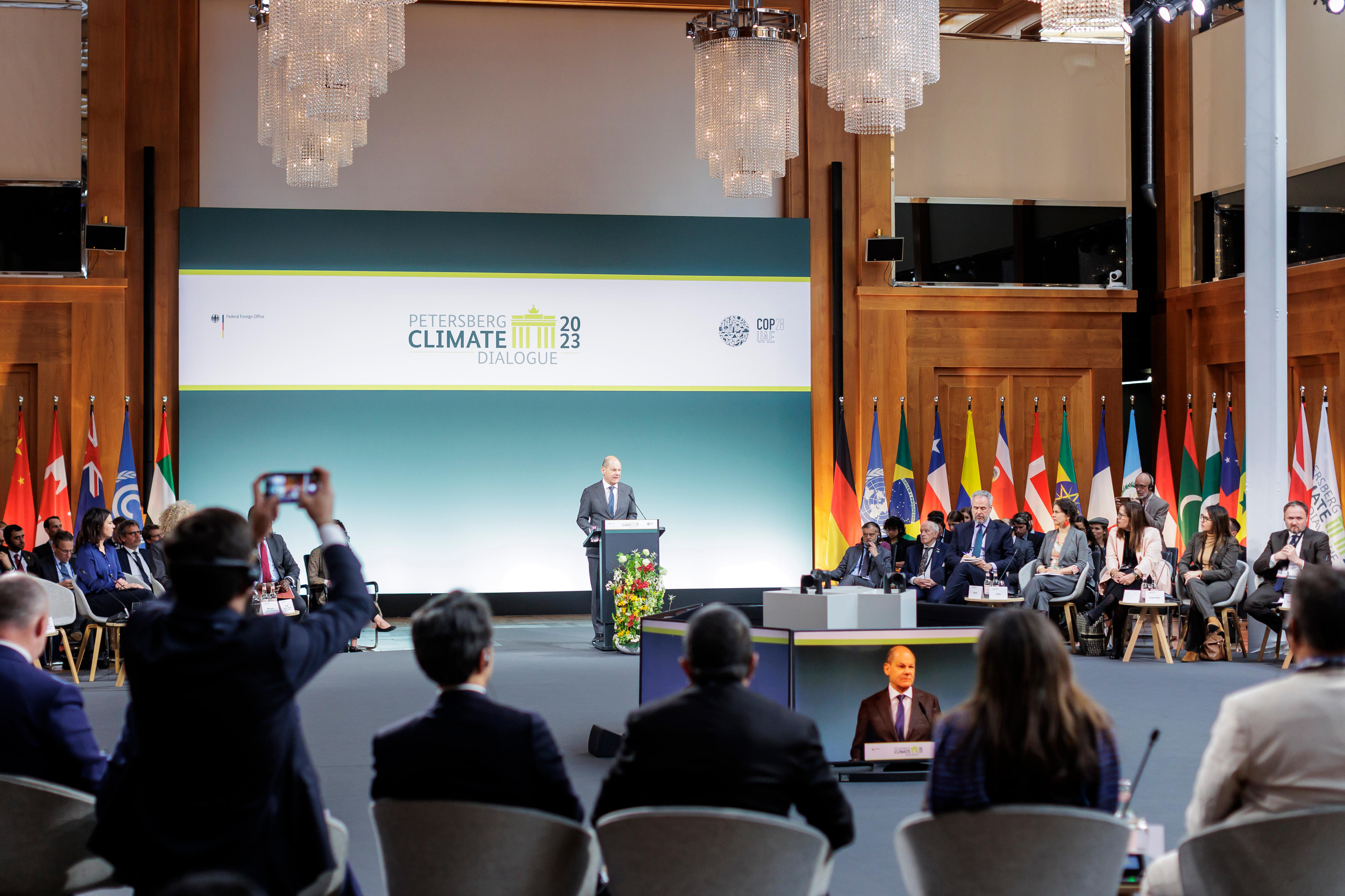 Bundeskanzler Olaf Scholz auf dem Petersberger Klimadialog in Berlin