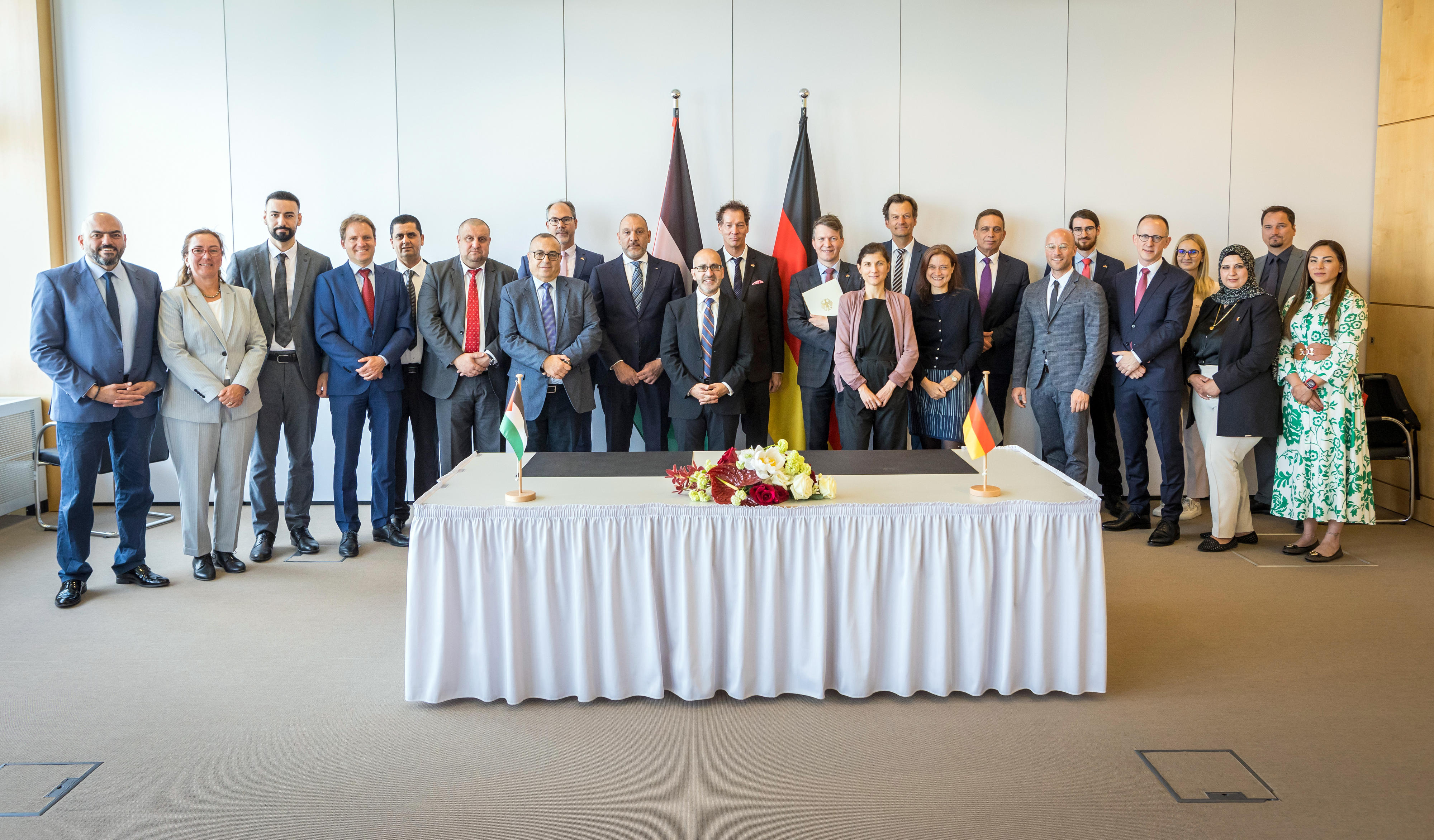 Die deutsche und palästinensische Delegation bei den Regierungsverhandlungen in Berlin im Mai 2023