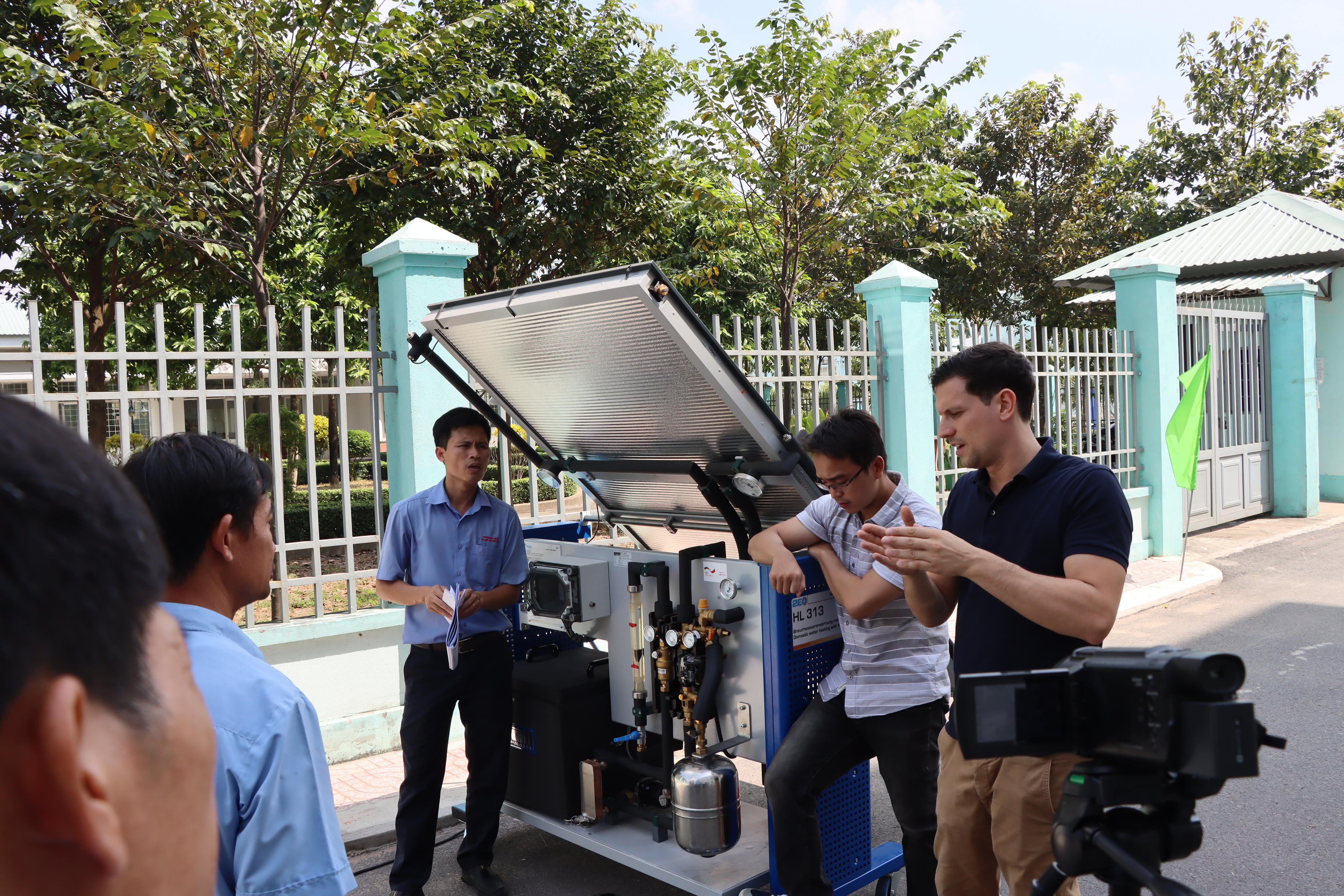 Lehrerfortbildung im Fachgebiet Solartechnik durch Ruben Ziehler am Vocational College of Machinery and Irrigation (VCMI), 2020, Provinz Dong Nai, Vietnam