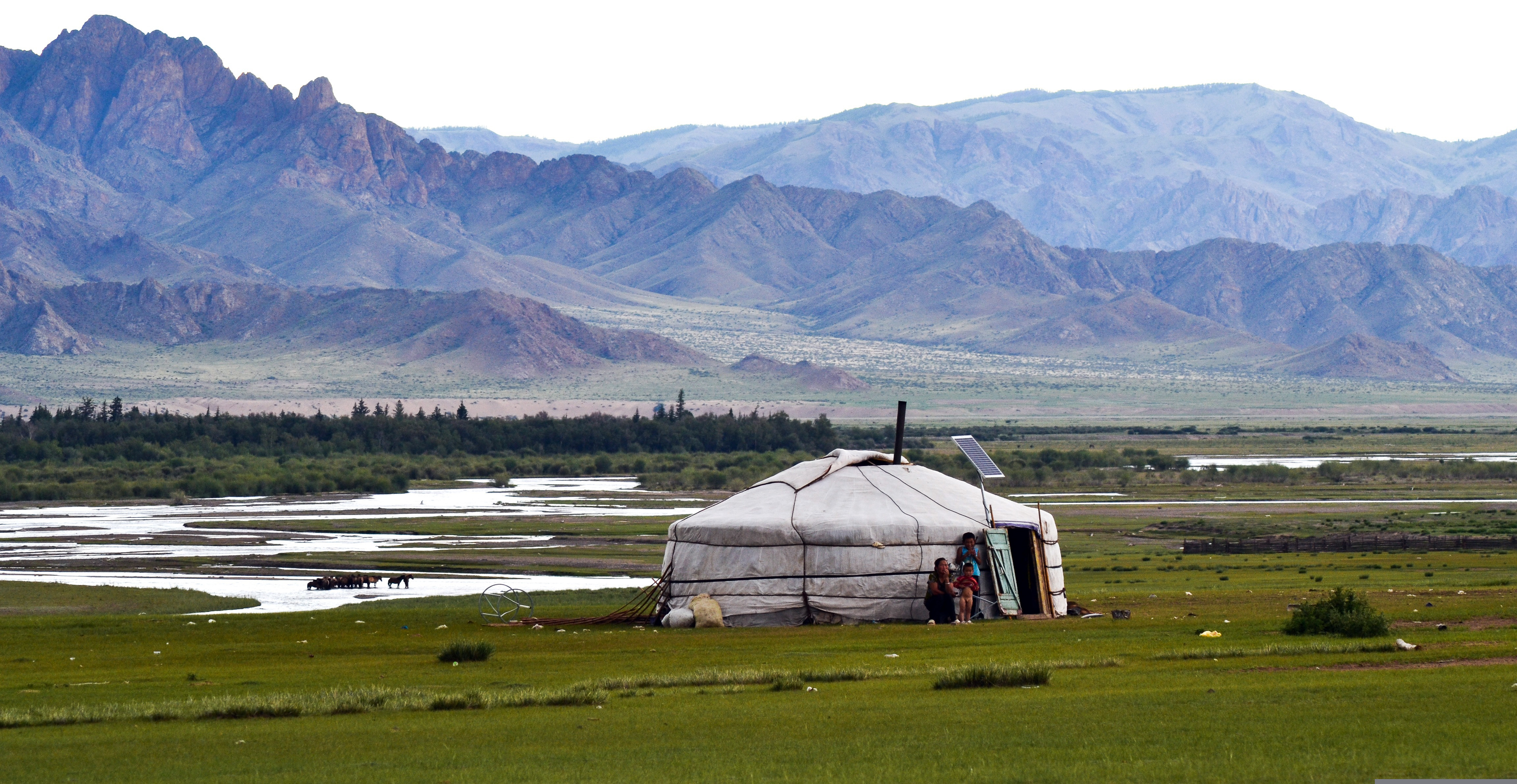 Jurte im Altai-Gebirge nahe der Grenze zwischen der Mongolei und Sibirien