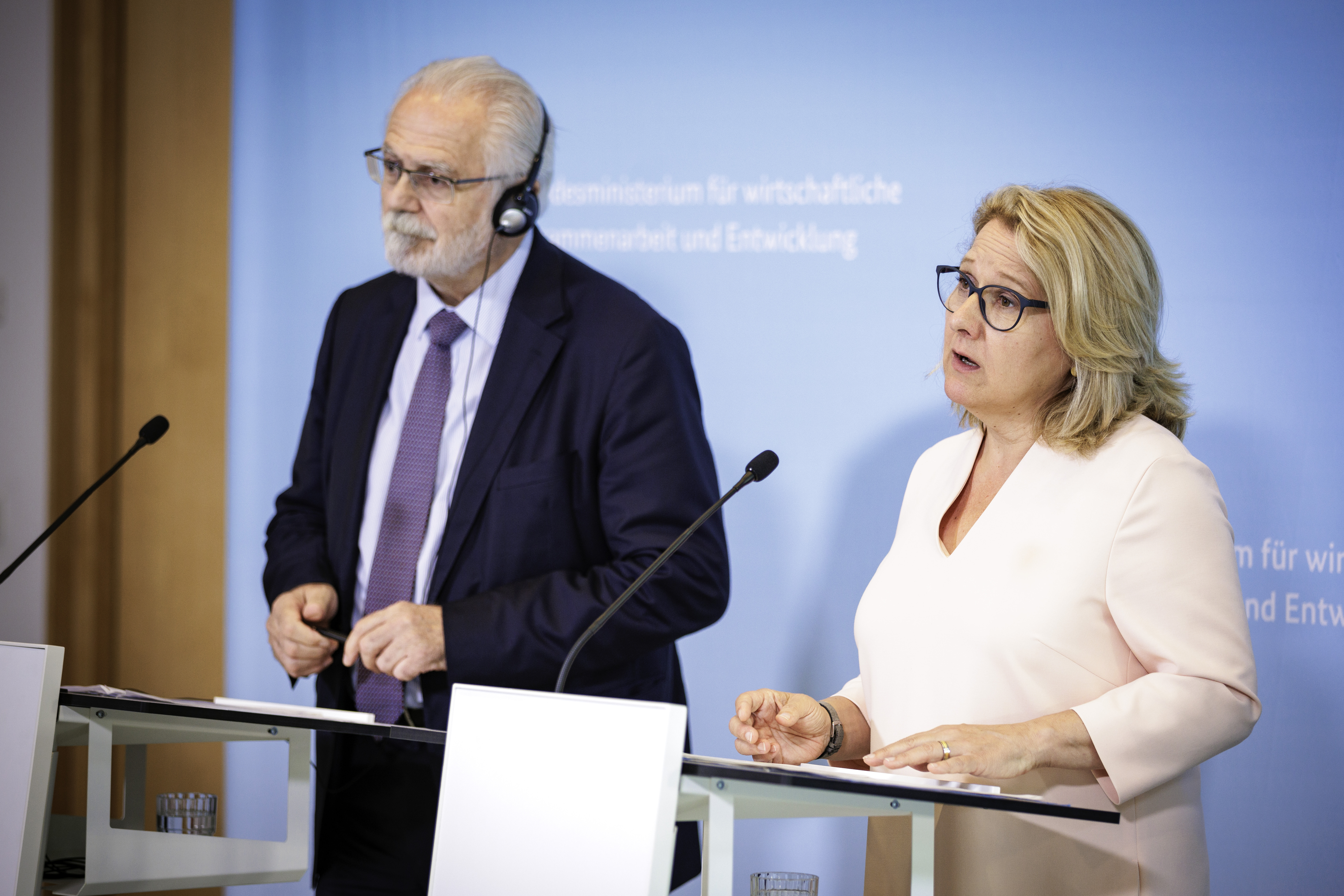 Development Minister Svenja Schulze and Roberto Jaguaribe, Brazilian ambassador and spokesperson for the Latin American countries in Berlin, at the presentation of the new BMZ strategy for cooperation with the countries in Latin America and the Caribbean