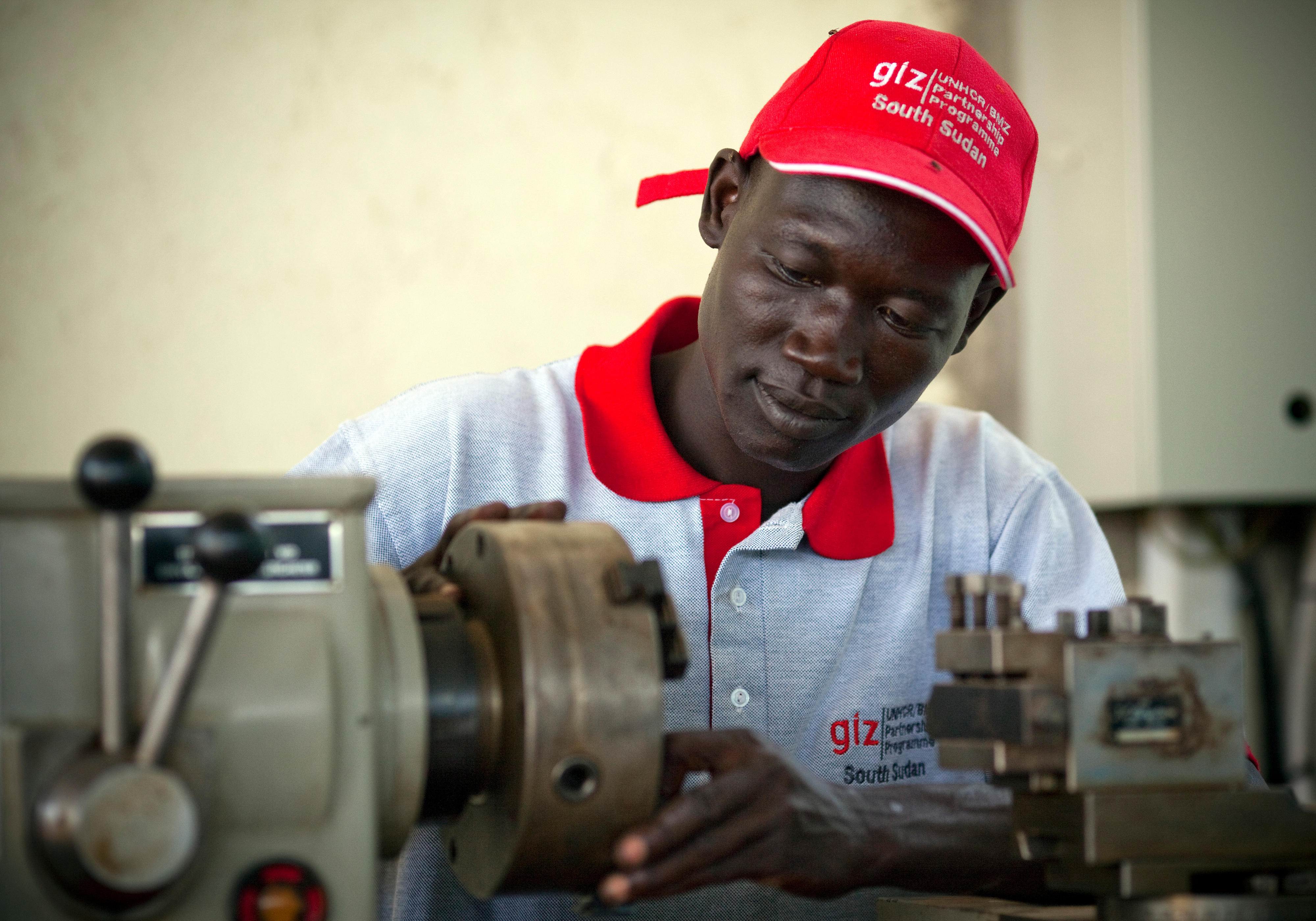 Auszubildender in einer Trainingswerkstatt im Südsudan