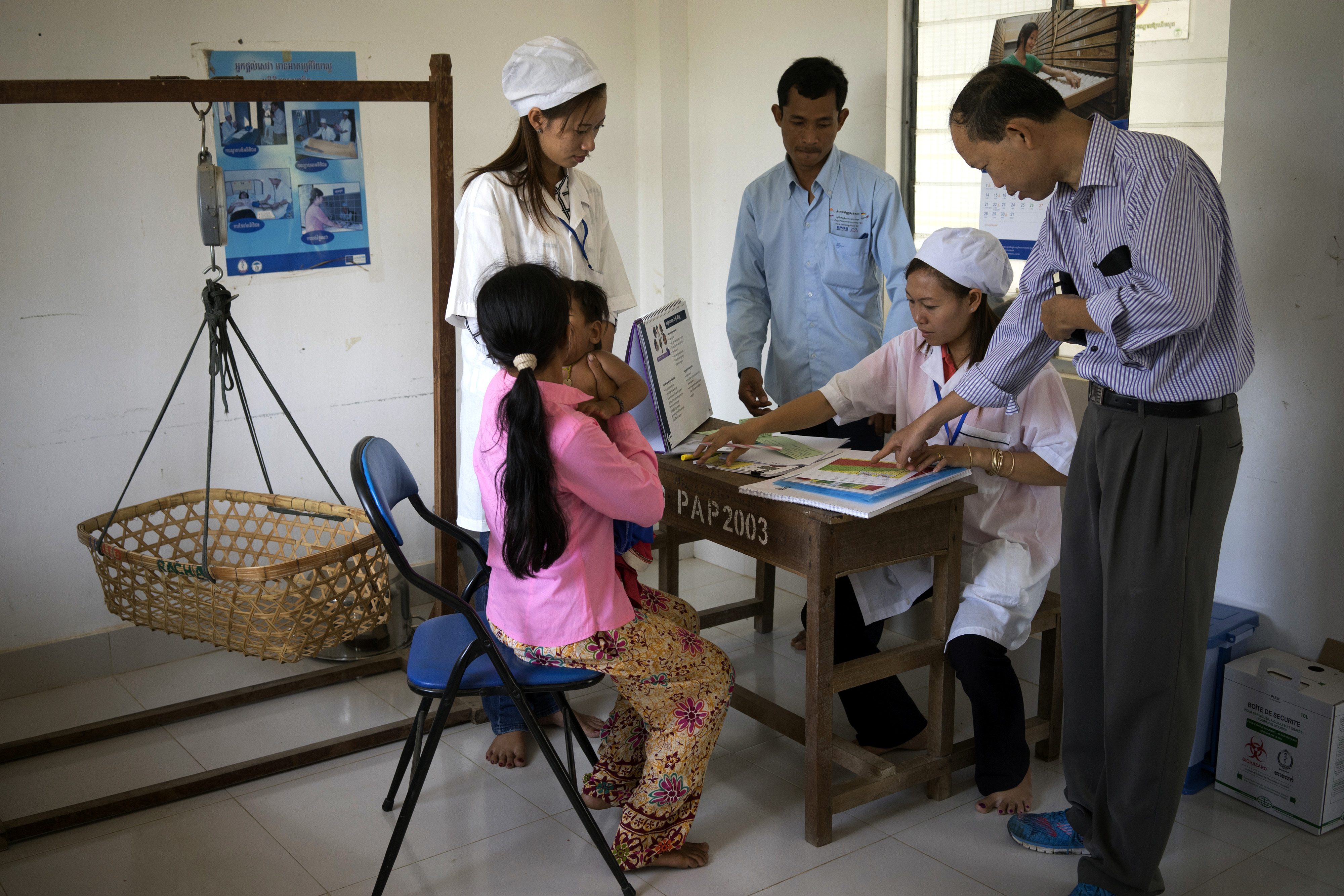 Medizinische Kontrolluntersuchung im Theay Health Centre in Prey Veng