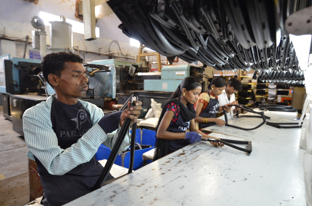 Fabrik in Indien, in der Autoteile hergestellt werden