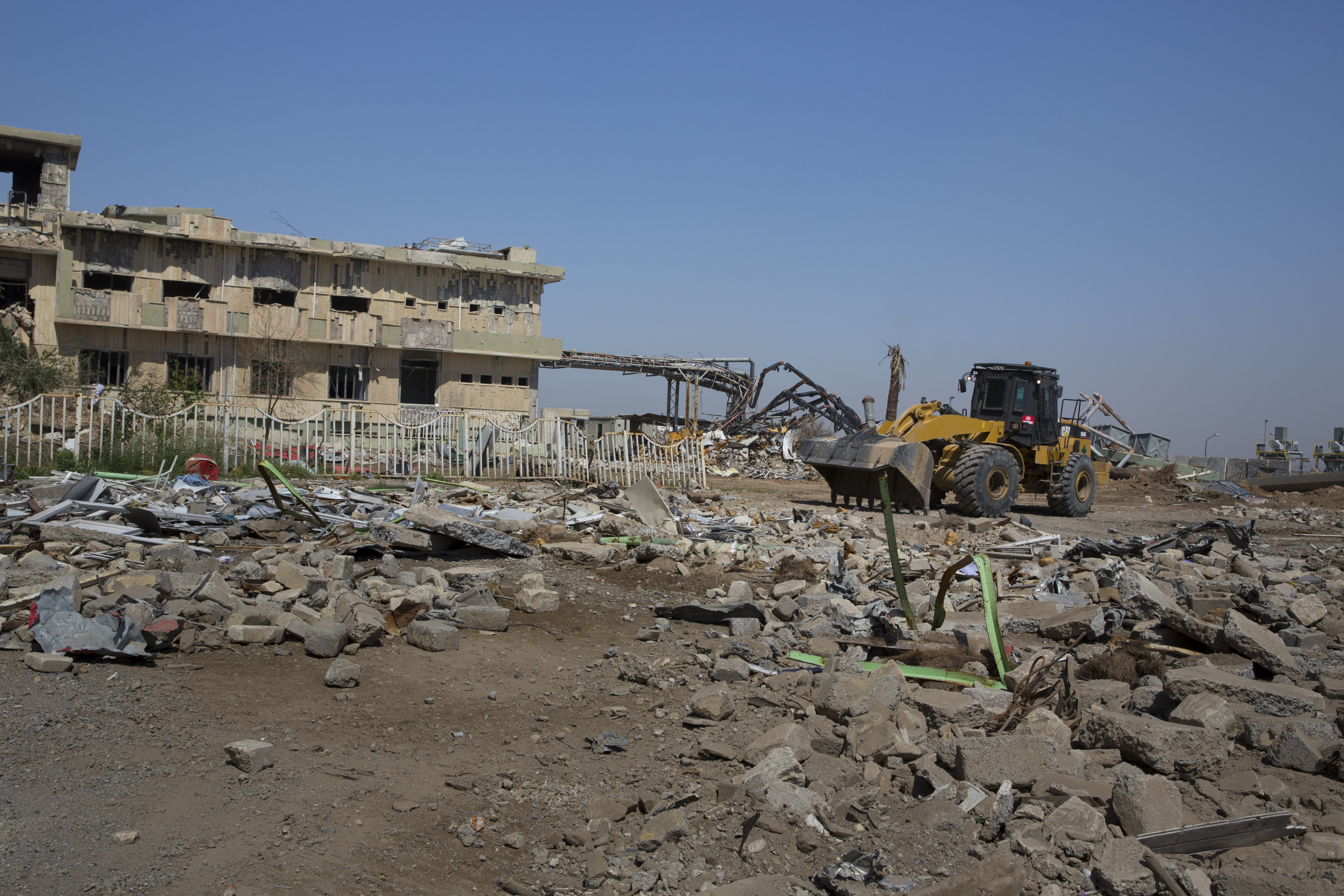 Wie­der­auf­bau­ar­bei­ten am zer­stör­ten Al-Shi­faa-Kran­ken­haus in Mos­sul, Irak