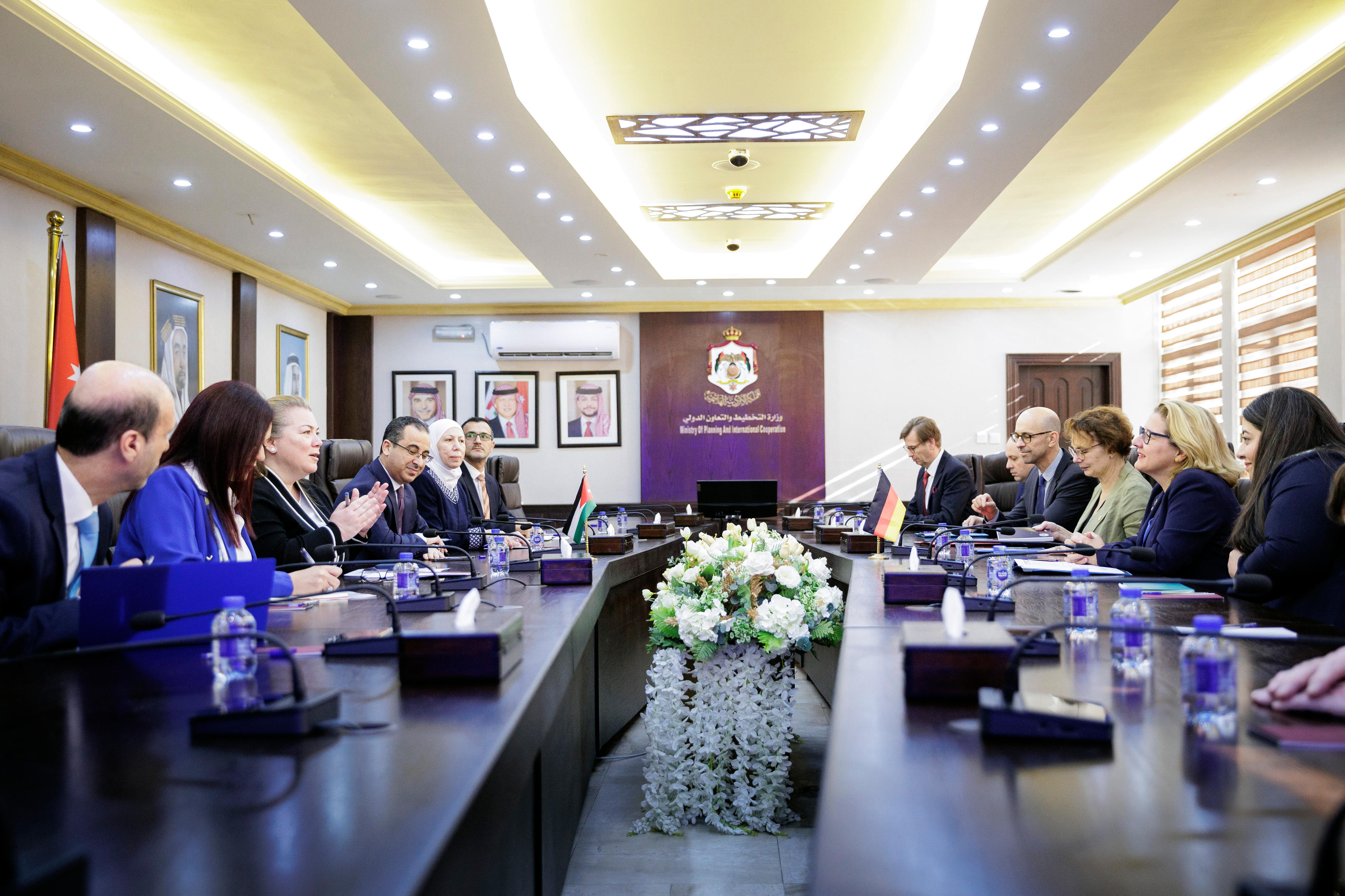 Bundesentwicklungsministerin Svenja Schulze beim Treffen mit der jordanischen Planungsministerin Zeina Toukan