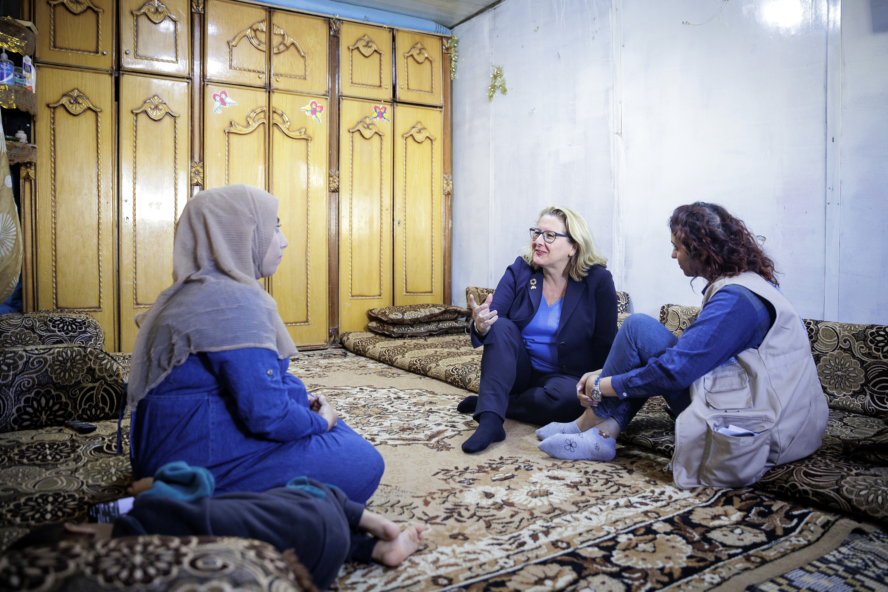 Bundesentwicklungsministerin Svenja Schulze besucht eine Familie im Flüchtlingscamp Zaatari in Jordanien