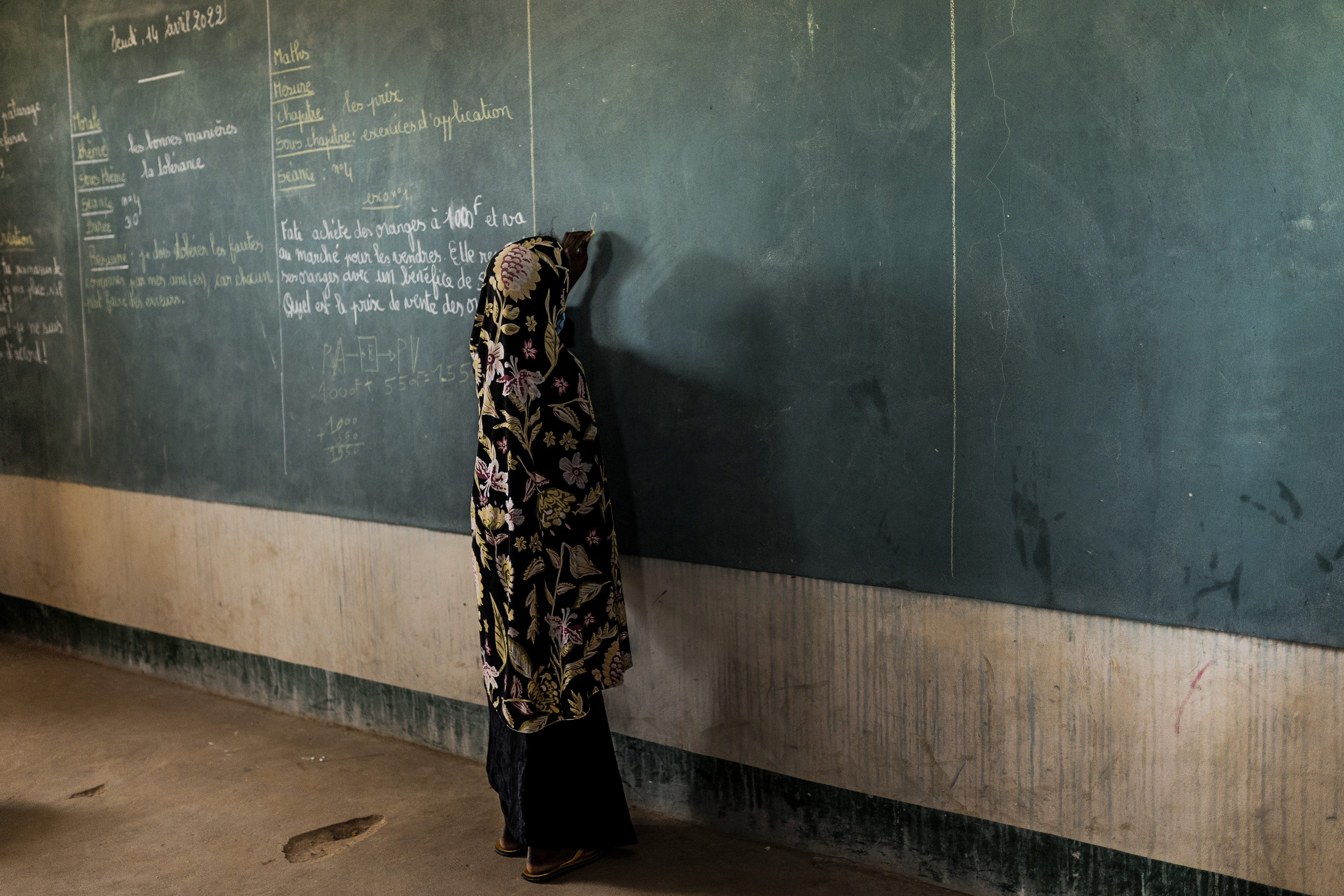 Schülerin in einer Siedlung für Flüchtlinge, Binnenvertriebene und einheimische Familien in Ouallam, Niger