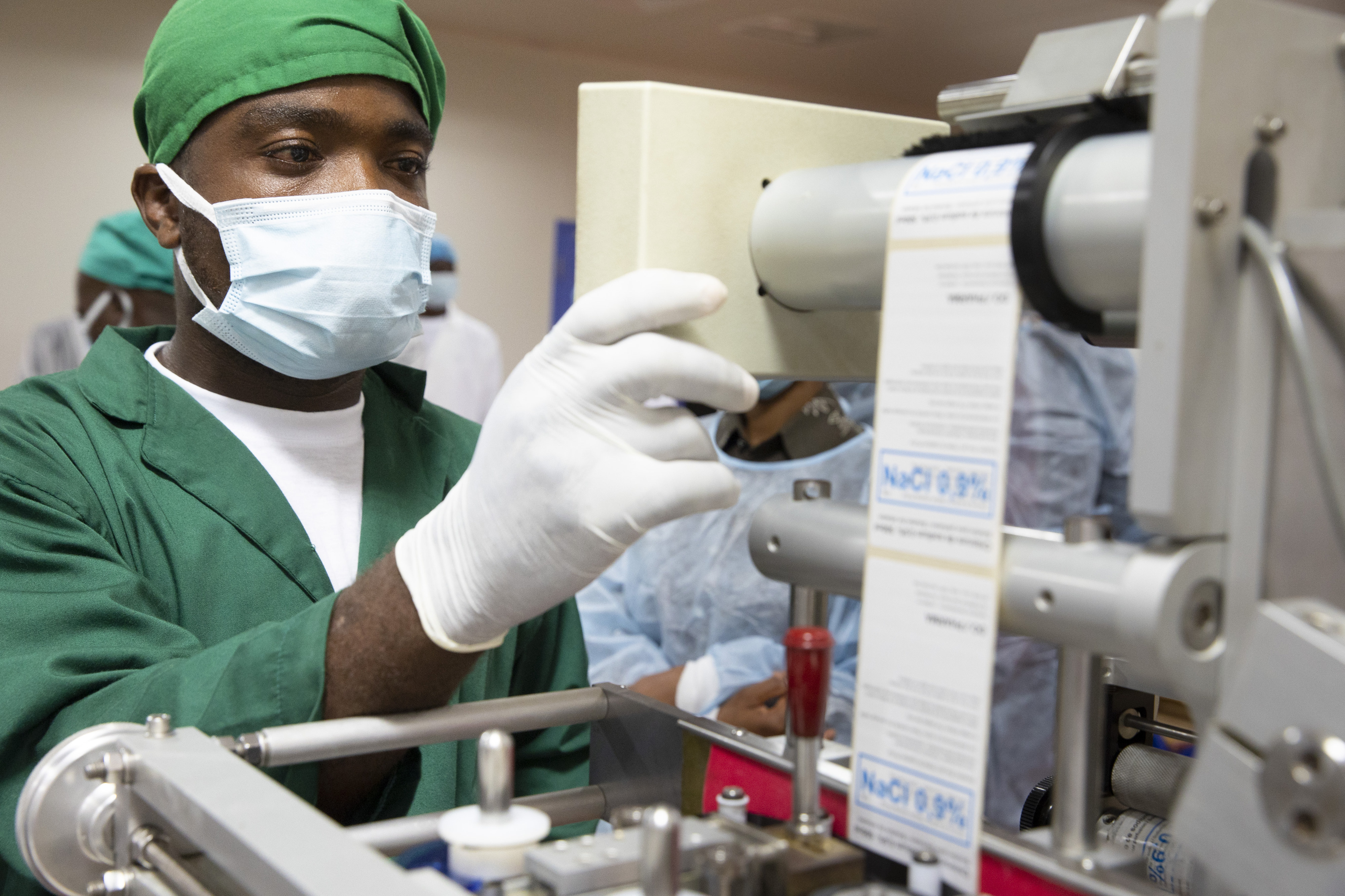 Qualitätskontrolle im Pharmaunternehmen DoPharma in Lomé, Togo