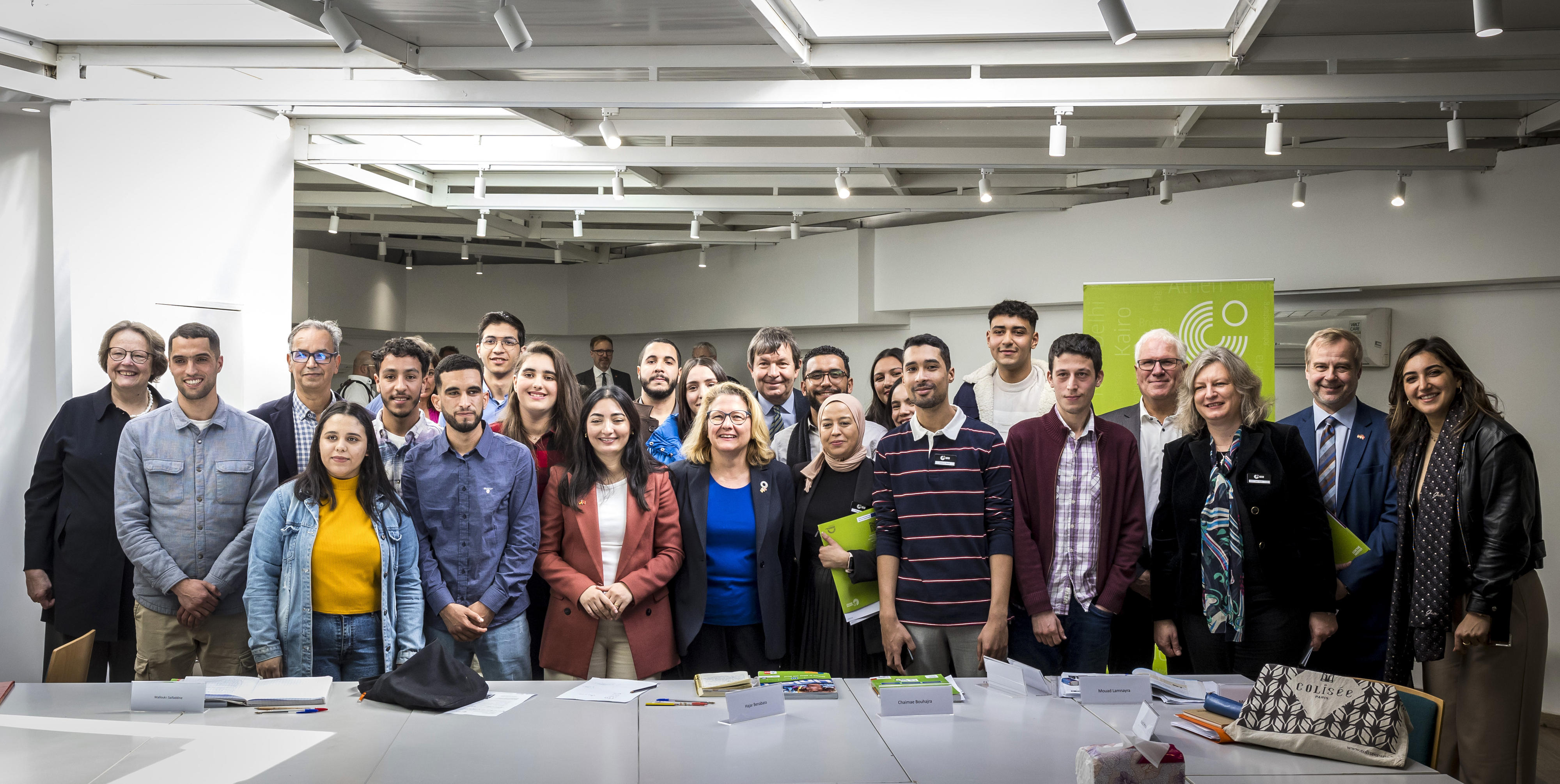 Group photo with Development Minister Svenja Schulze and the Federal Government Commissioner for Integration, Minister of State Reem Alabali-Radovan, during a visit to a German course at the Goethe-Institut in Rabat