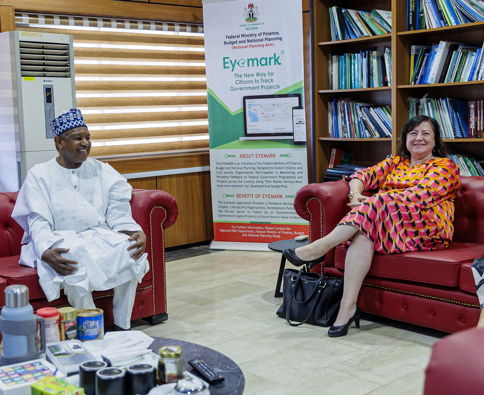 Die Parlamentarische Staatssekretärin Dr. Bärbel Kofler und der nigerianische Minister für Haushalt und Wirtschaftsplanung Abubakar Atiku Bagudu