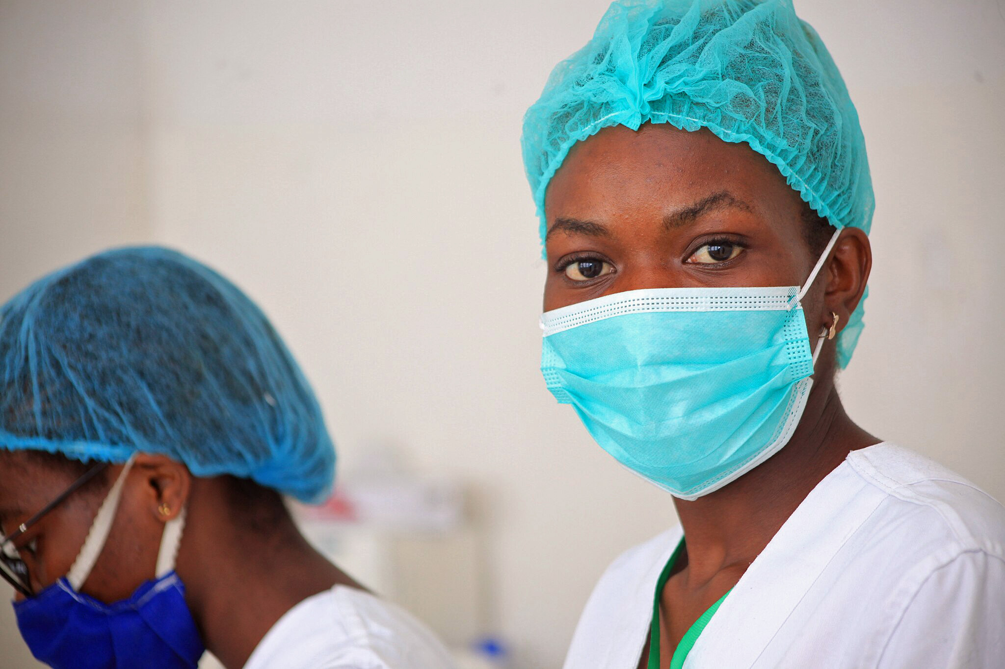 Krankenpflegerin in einem Krankenhaus in Douala, Kamerun 