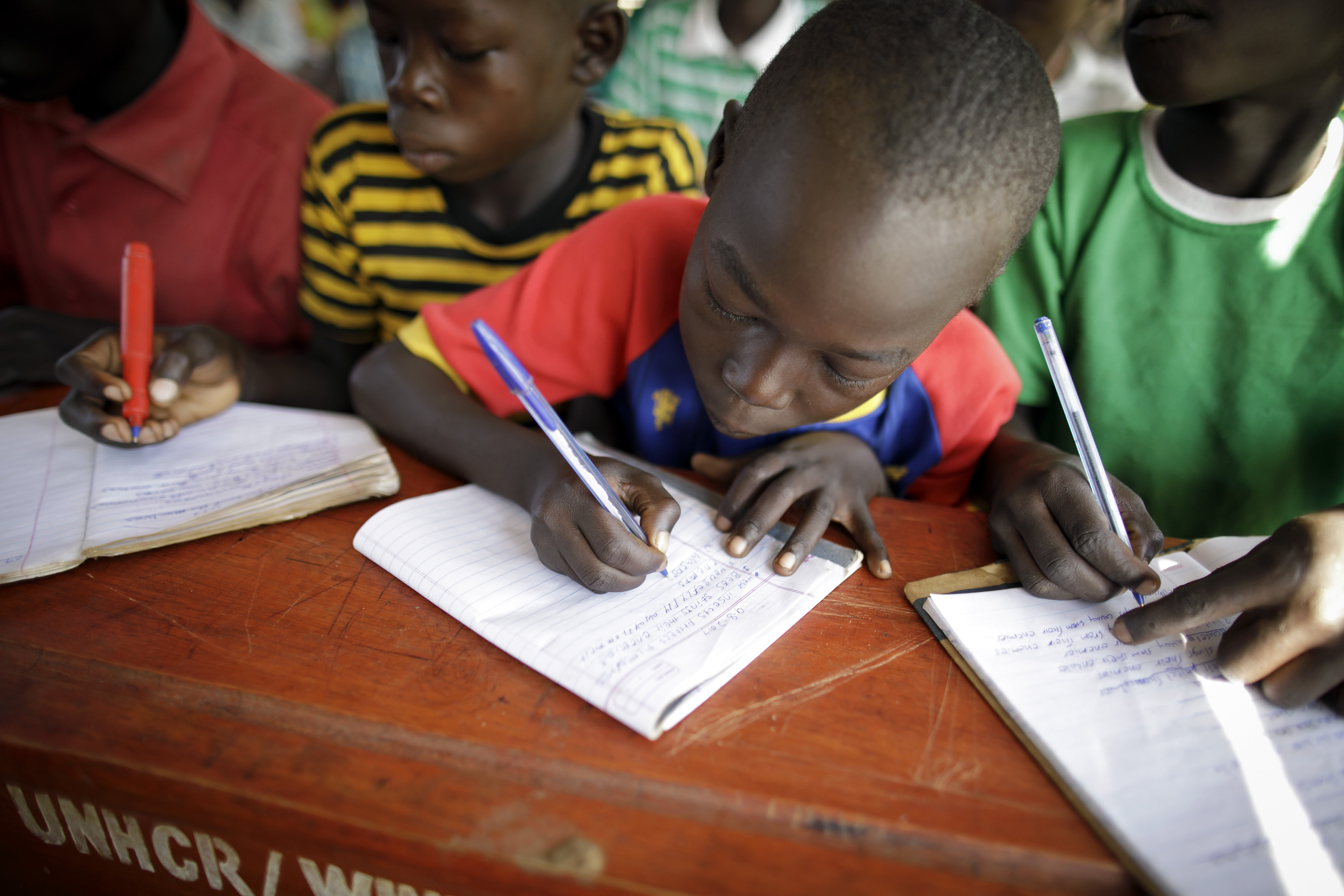 Mit deutscher Unterstützung werden Schulen in Uganda mit klimaneutraler Solarenergie versorgt.